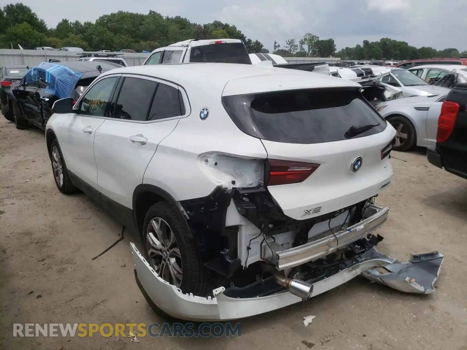 3 Photograph of a damaged car WBXYH9C01L5R63687 BMW X2 2020