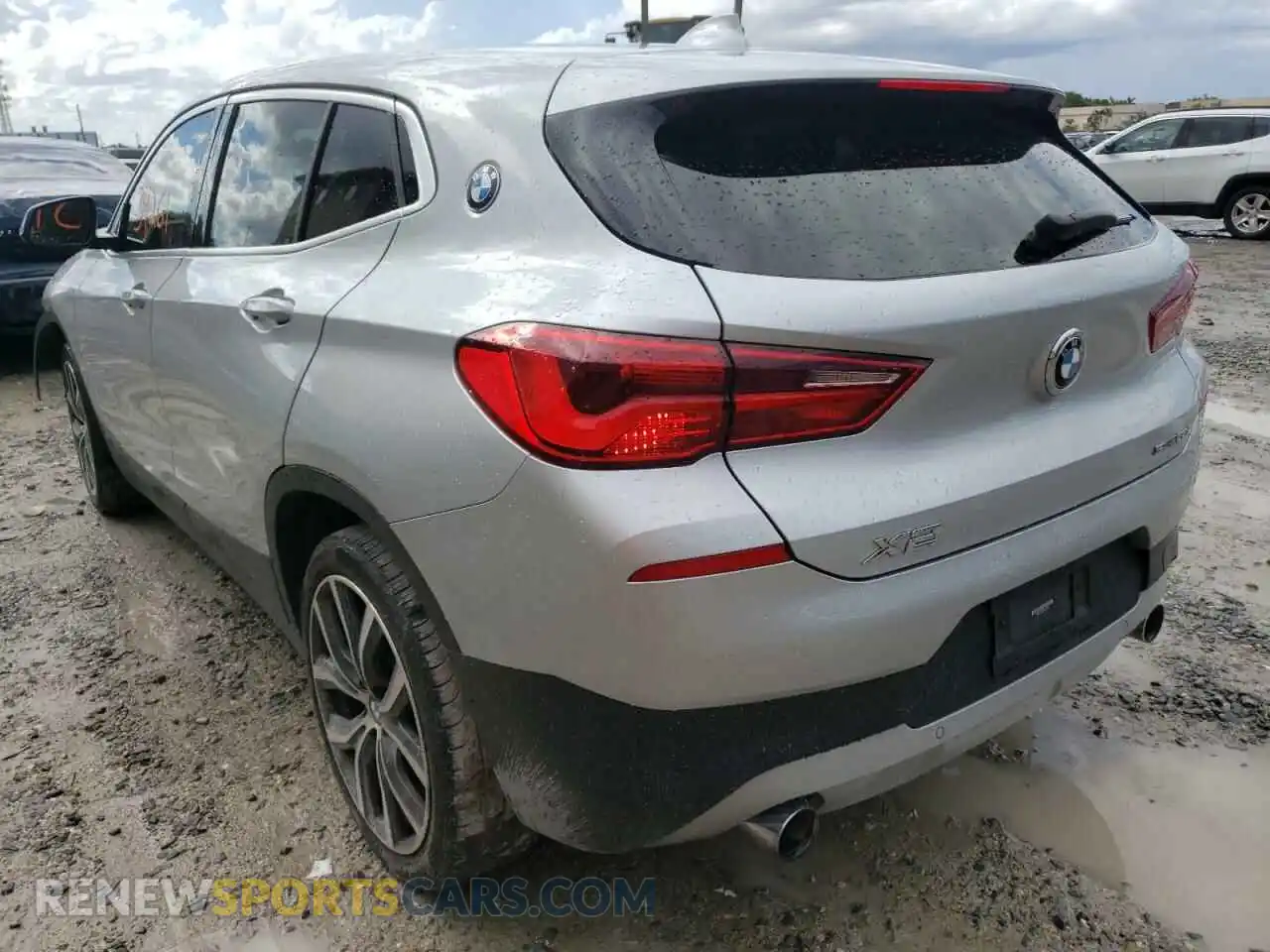3 Photograph of a damaged car WBXYH9C03L5R12949 BMW X2 2020