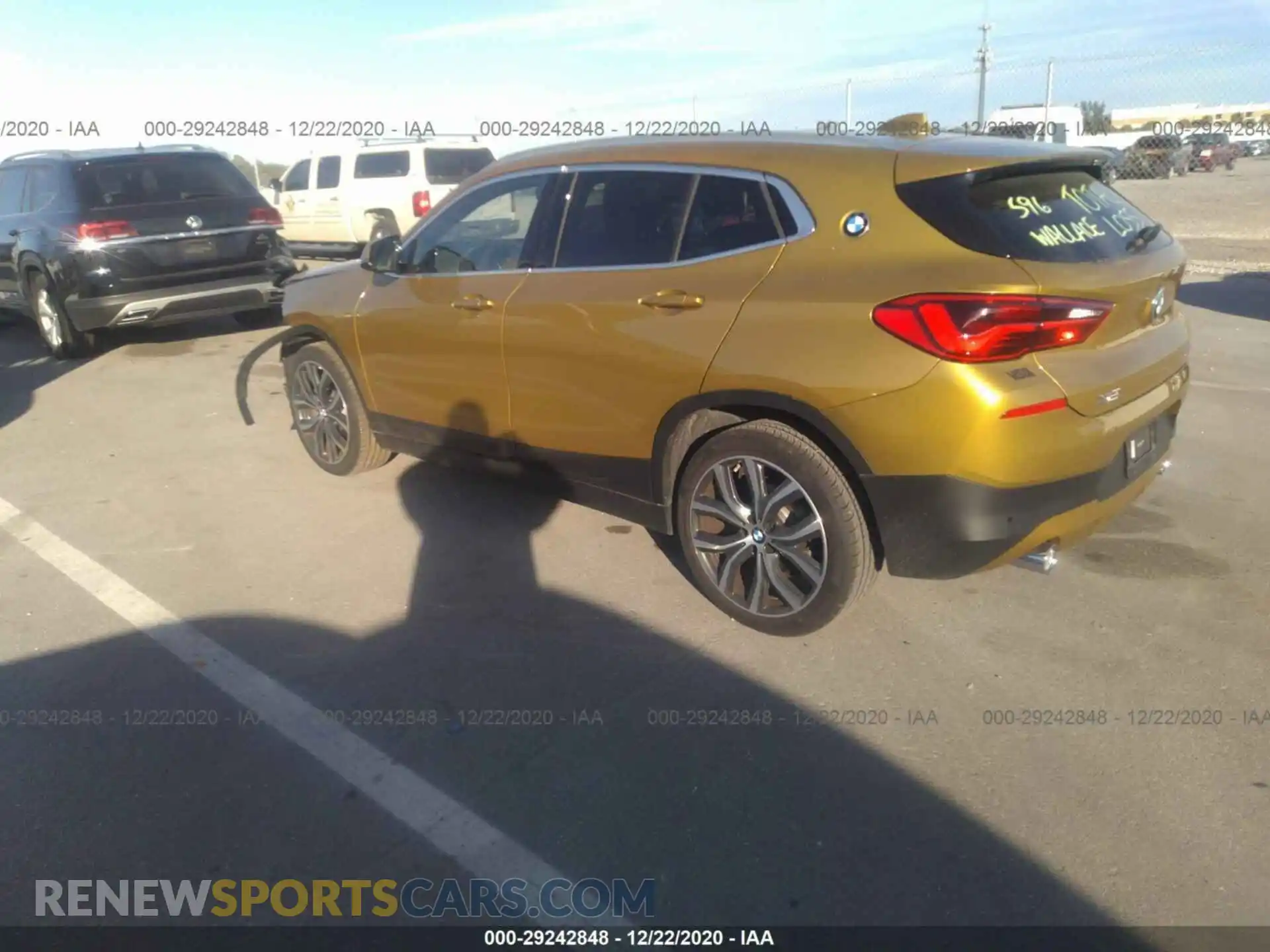 3 Photograph of a damaged car WBXYH9C06L5P60424 BMW X2 2020