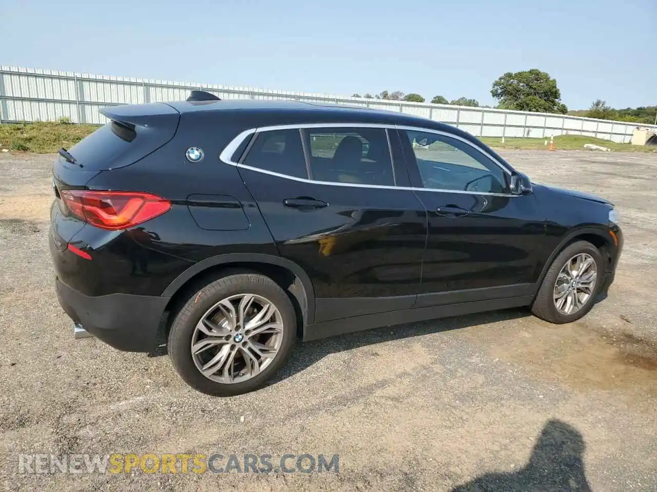 3 Photograph of a damaged car WBXYJ1C01L5N98885 BMW X2 2020