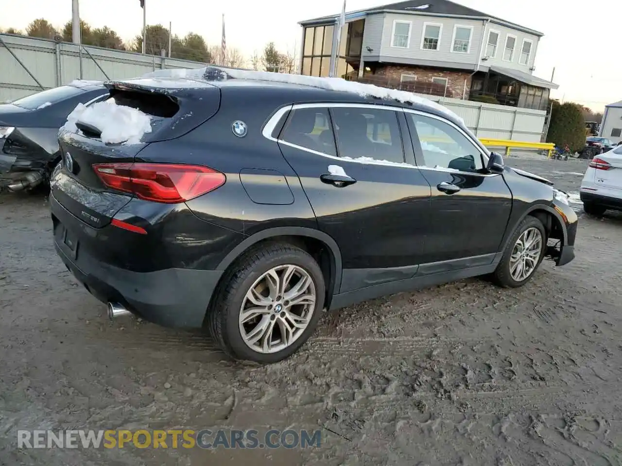 3 Photograph of a damaged car WBXYJ1C04L5N89677 BMW X2 2020