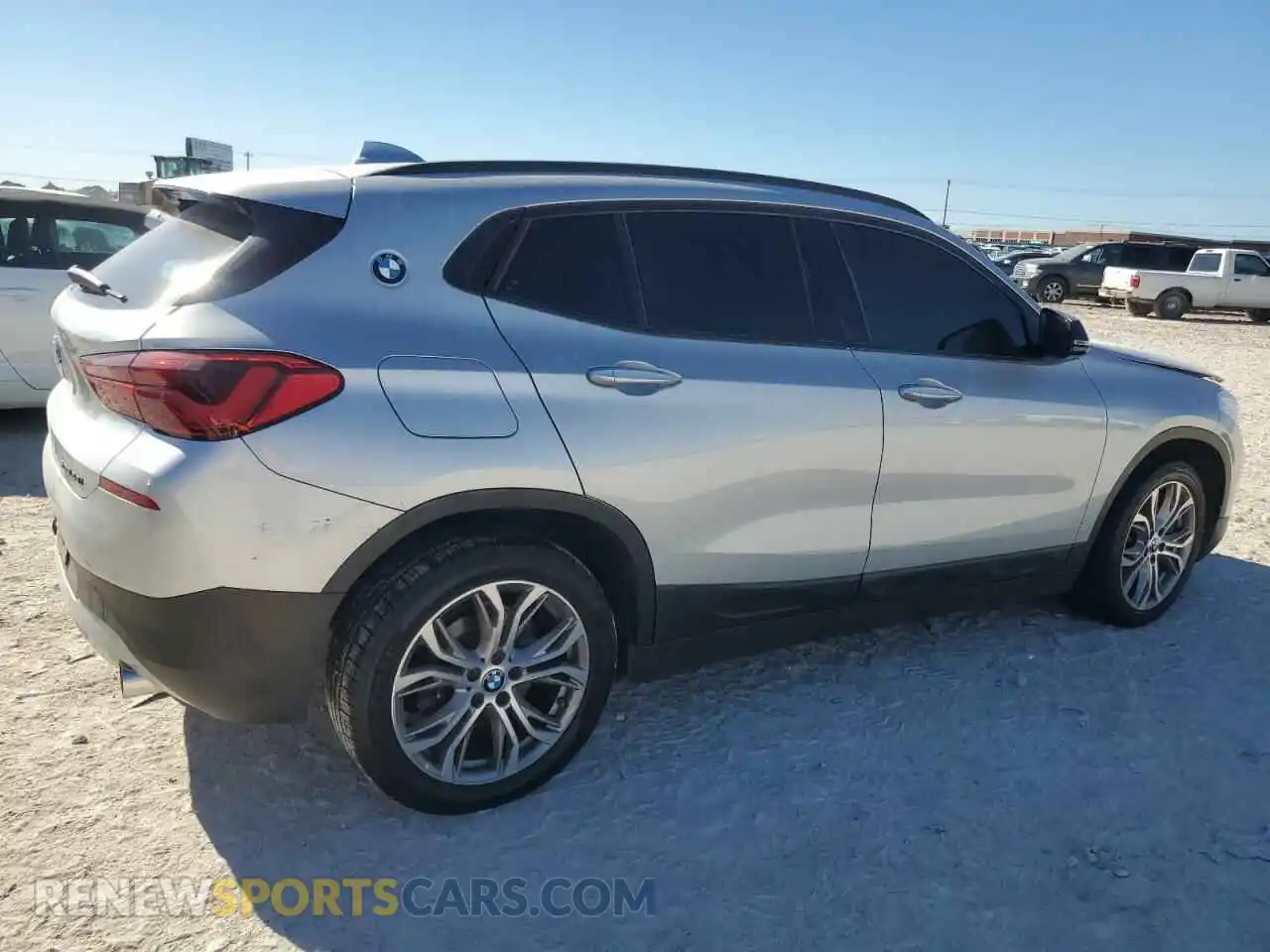 3 Photograph of a damaged car WBXYJ1C08L5P25499 BMW X2 2020