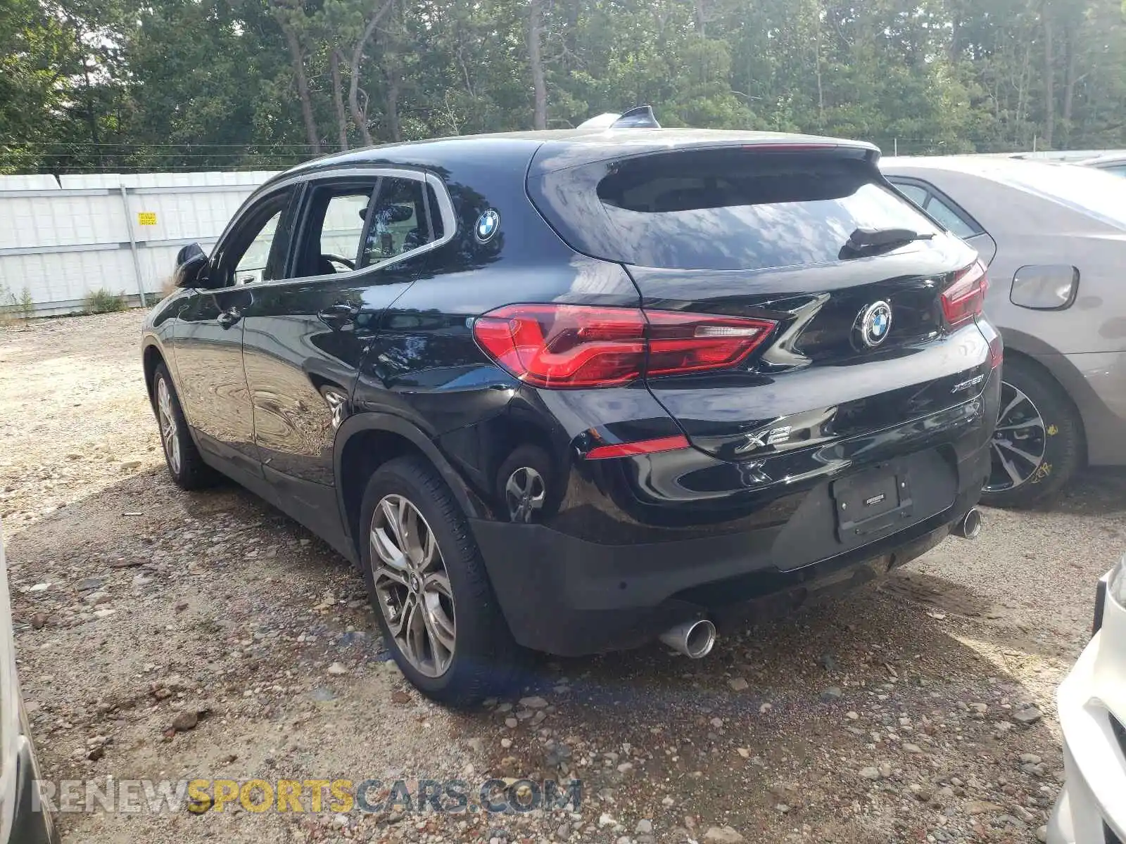 3 Photograph of a damaged car WBXYJ1C08L5R35035 BMW X2 2020