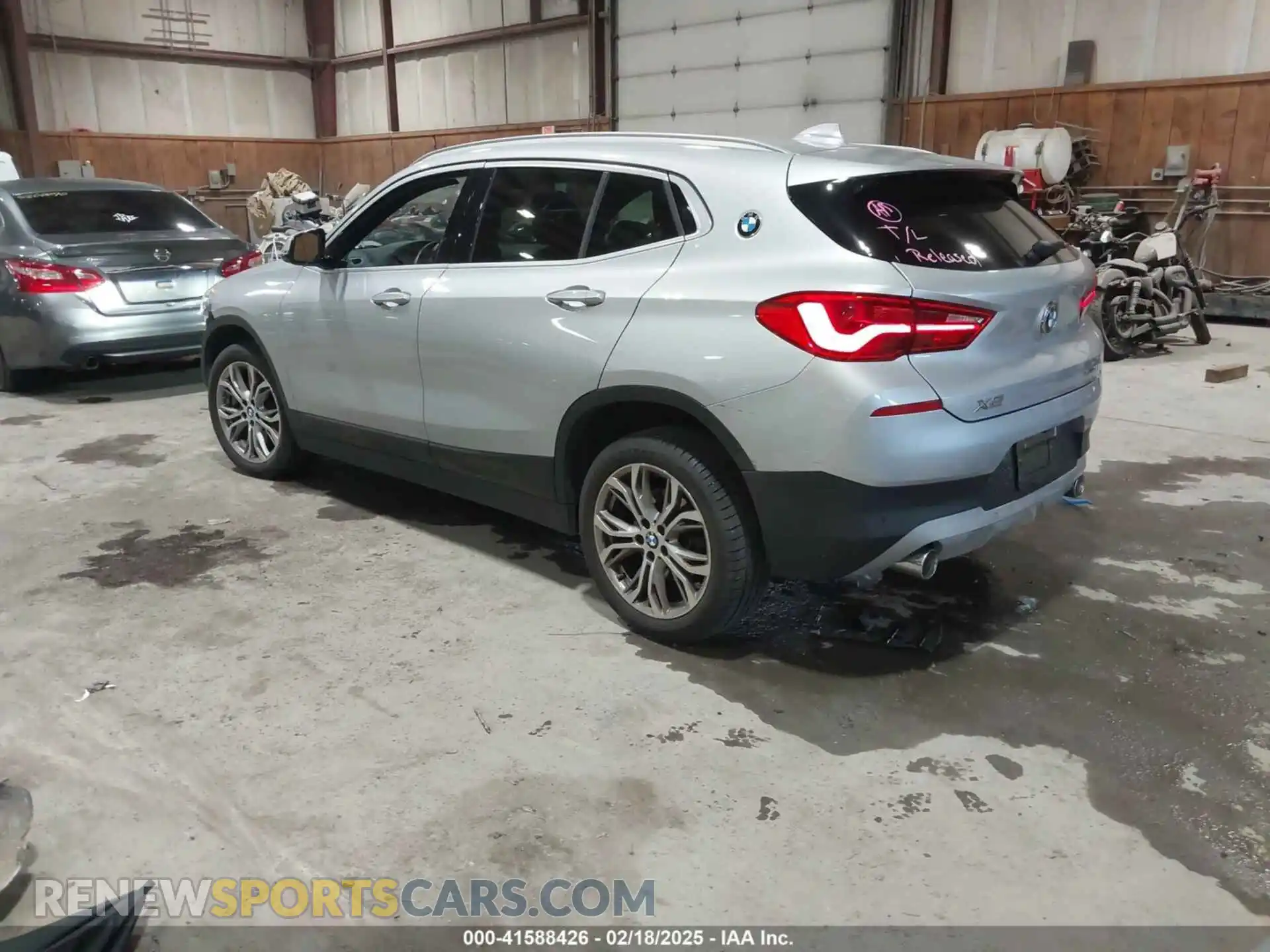 3 Photograph of a damaged car WBXYJ1C09L5P35894 BMW X2 2020
