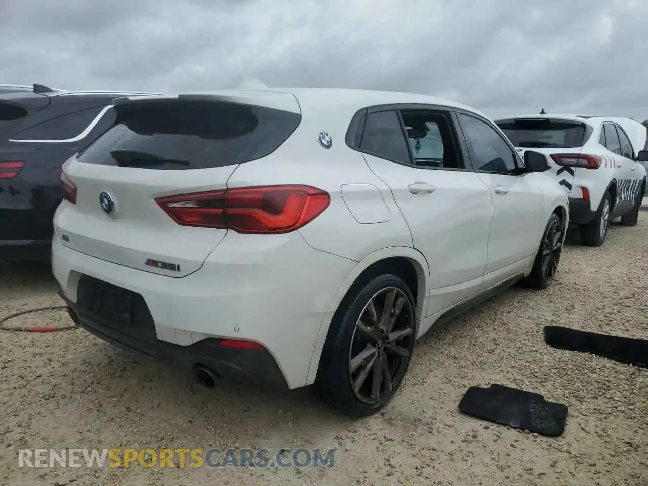 3 Photograph of a damaged car WBXYN1C07L5P33355 BMW X2 2020