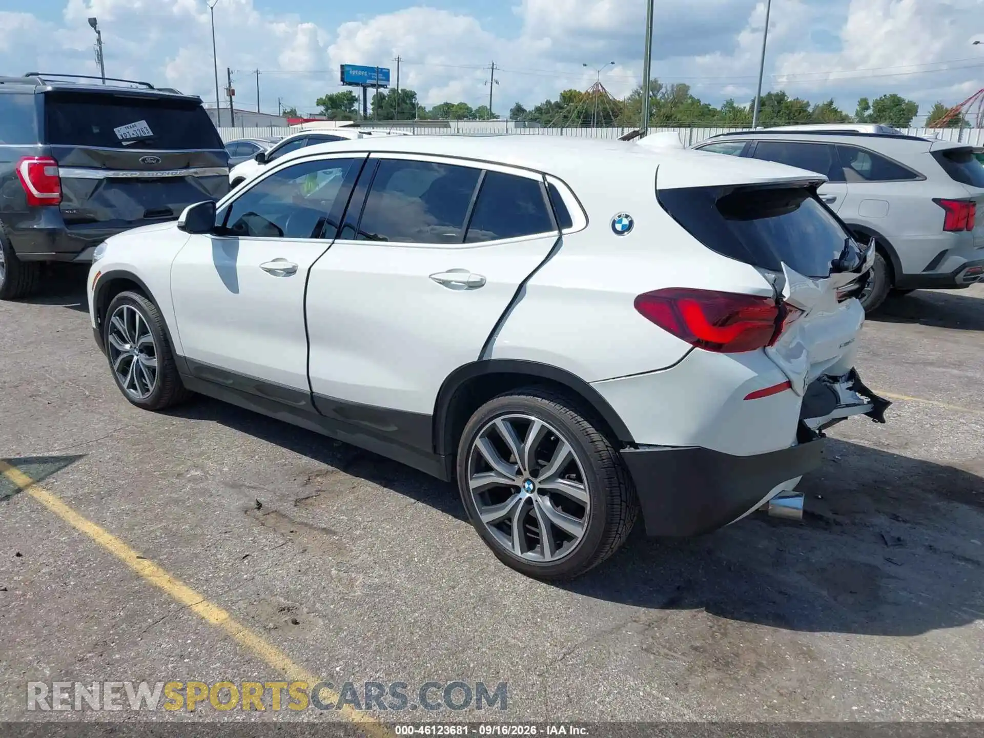 3 Photograph of a damaged car WBXYH9C01M5S46014 BMW X2 2021