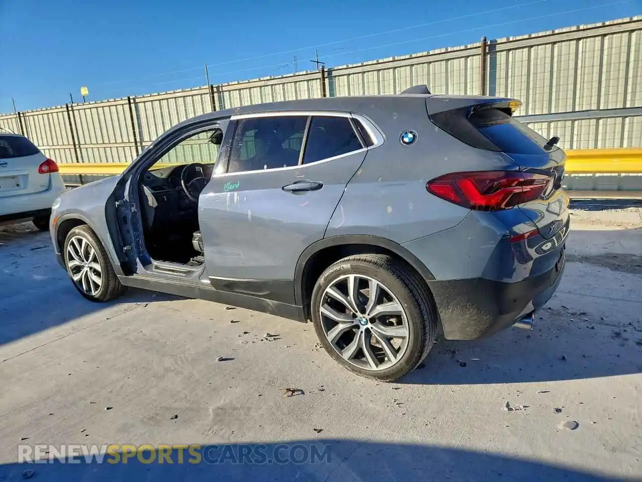 2 Photograph of a damaged car WBXYH9C02N5T61660 BMW X2 2022