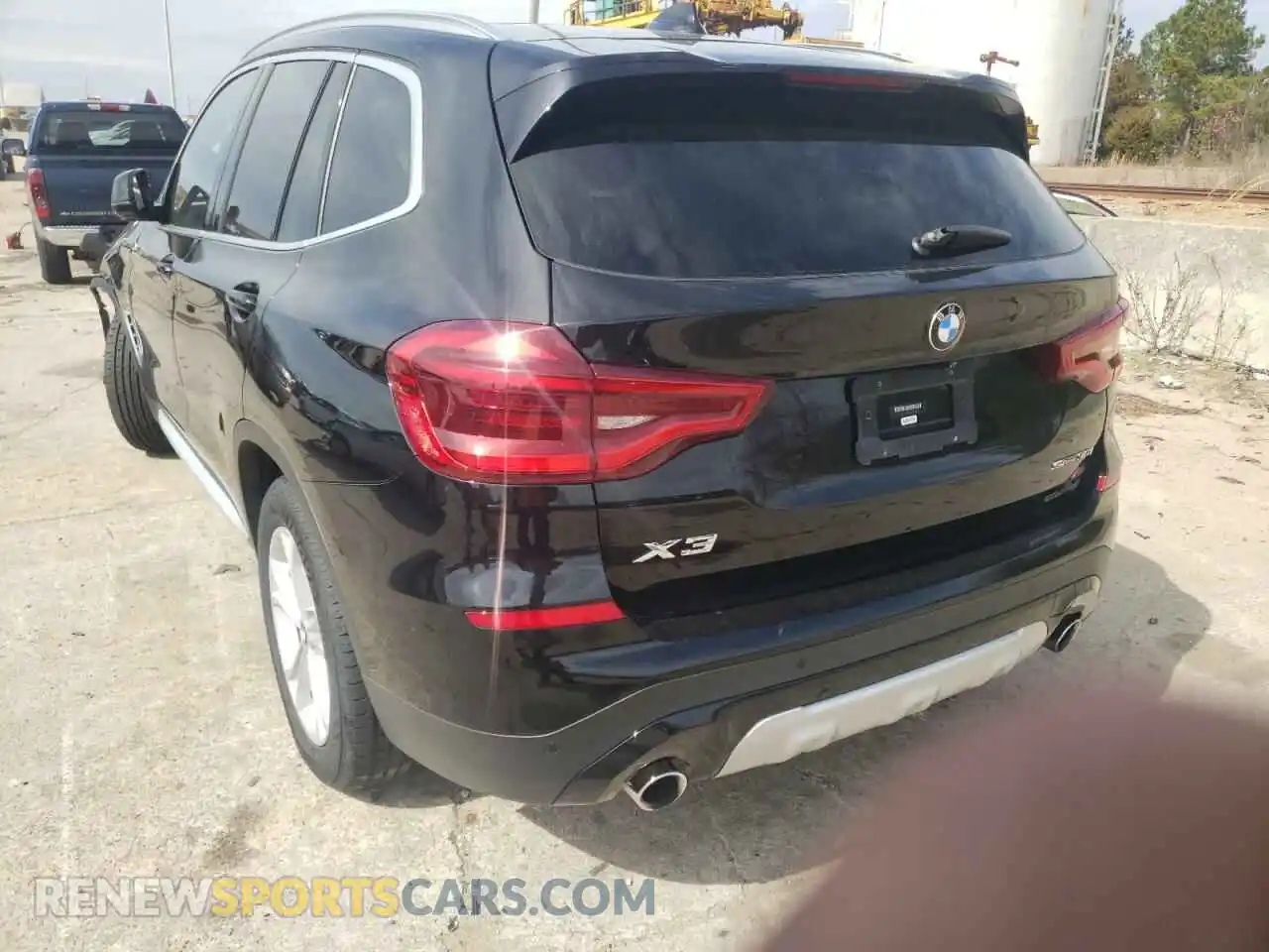3 Photograph of a damaged car 5UXTR7C50KLR39720 BMW X3 2019