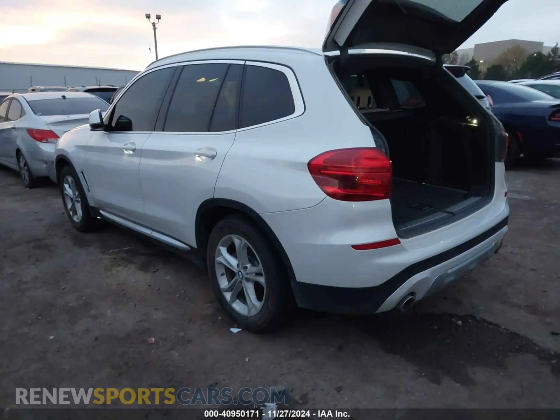 3 Photograph of a damaged car 5UXTR7C51KLF31956 BMW X3 2019