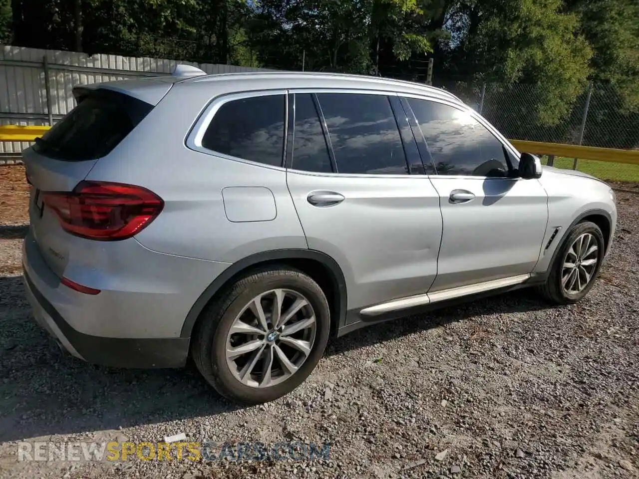 3 Photograph of a damaged car 5UXTR7C52KLF30587 BMW X3 2019