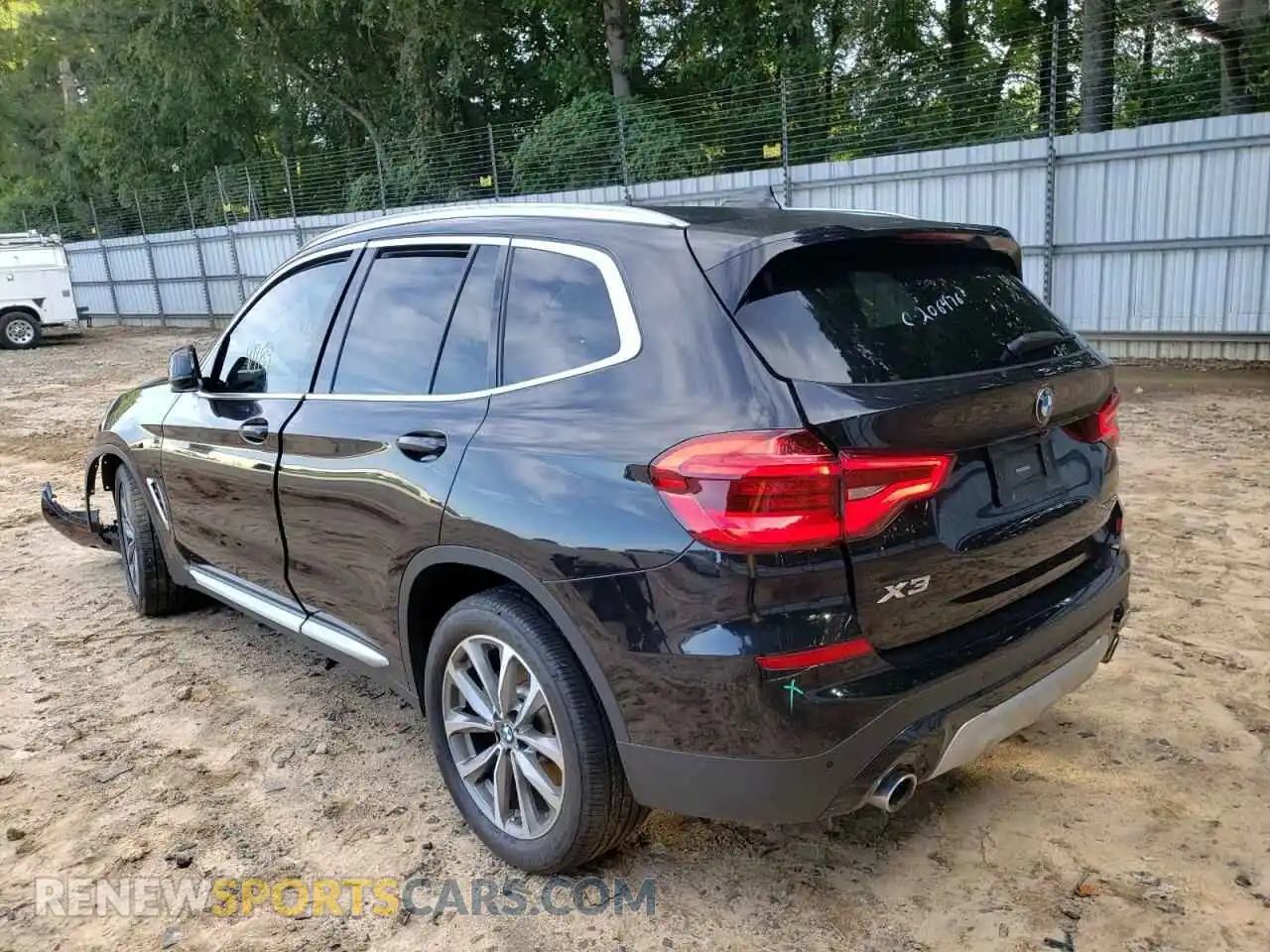 3 Photograph of a damaged car 5UXTR7C53KLE98426 BMW X3 2019
