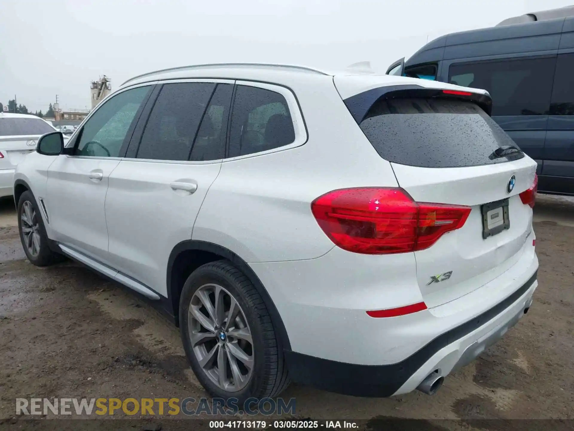 3 Photograph of a damaged car 5UXTR7C55KLR52589 BMW X3 2019