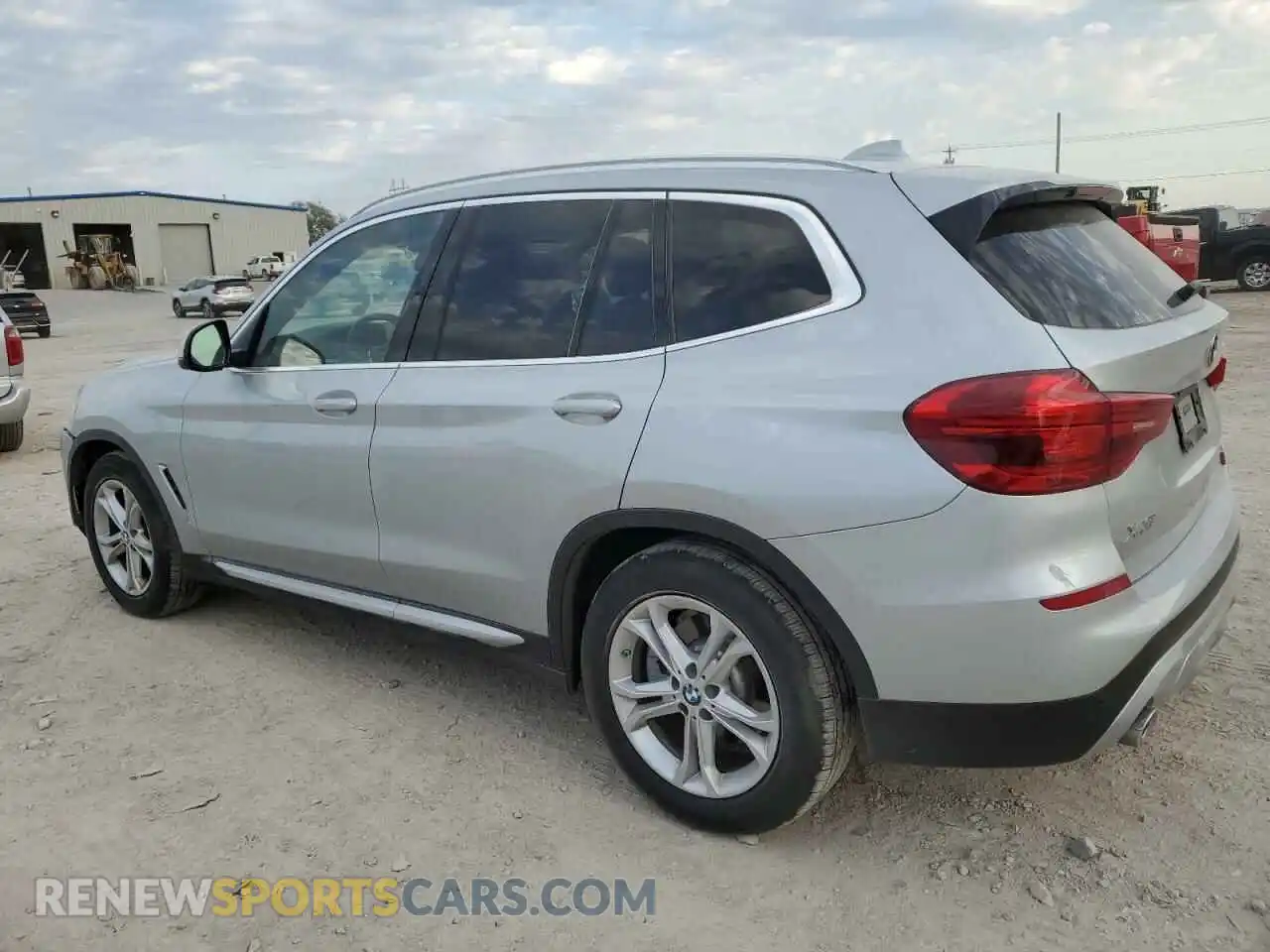 2 fotografías del automóvil dañado 5UXTR7C57KLE94850 BMW X3 2019