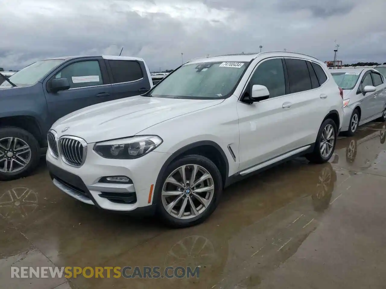 1 Фотография поврежденного автомобиля 5UXTR7C57KLE97800 BMW X3 2019