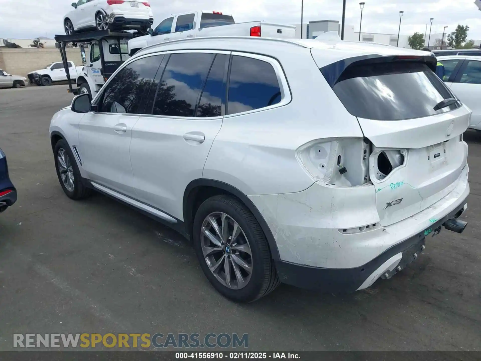 3 Photograph of a damaged car 5UXTR7C57KLF26406 BMW X3 2019