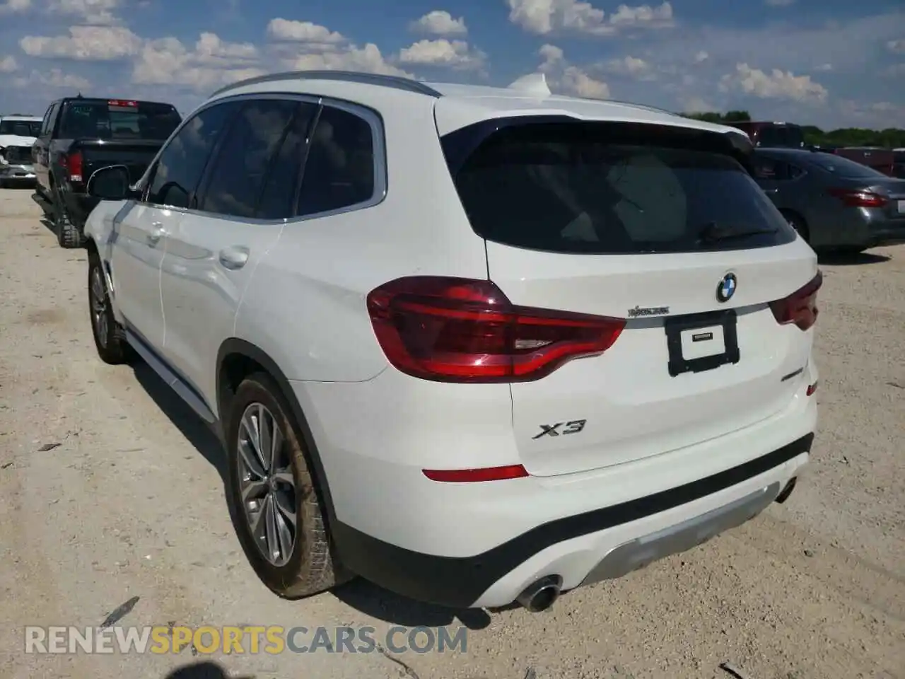 3 Photograph of a damaged car 5UXTR7C58KLE94002 BMW X3 2019