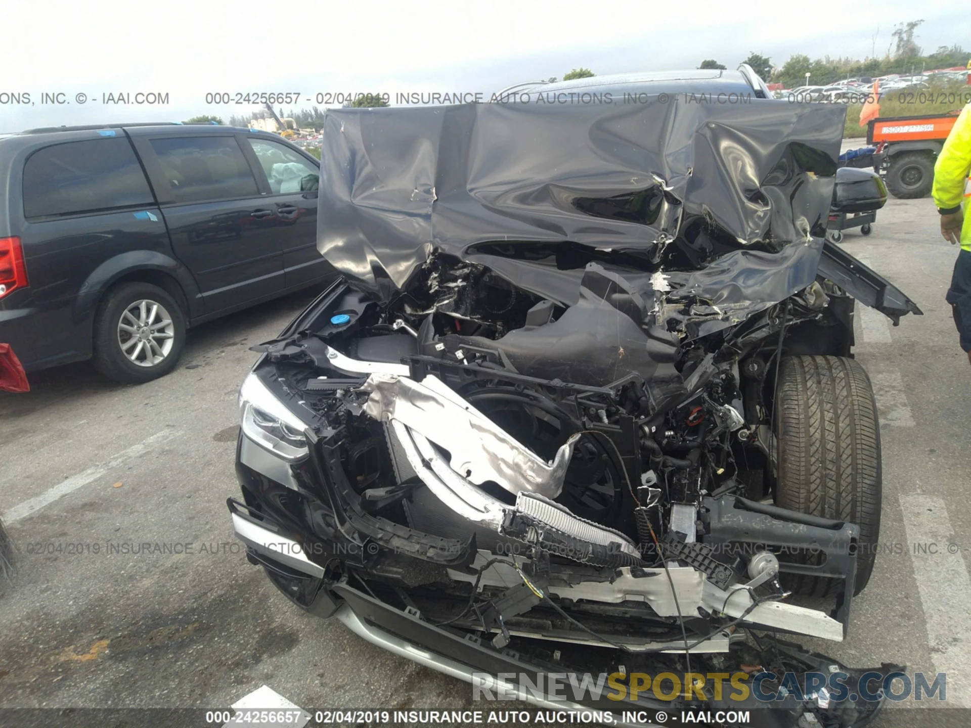 6 Photograph of a damaged car 5UXTR7C58KLE96235 BMW X3 2019