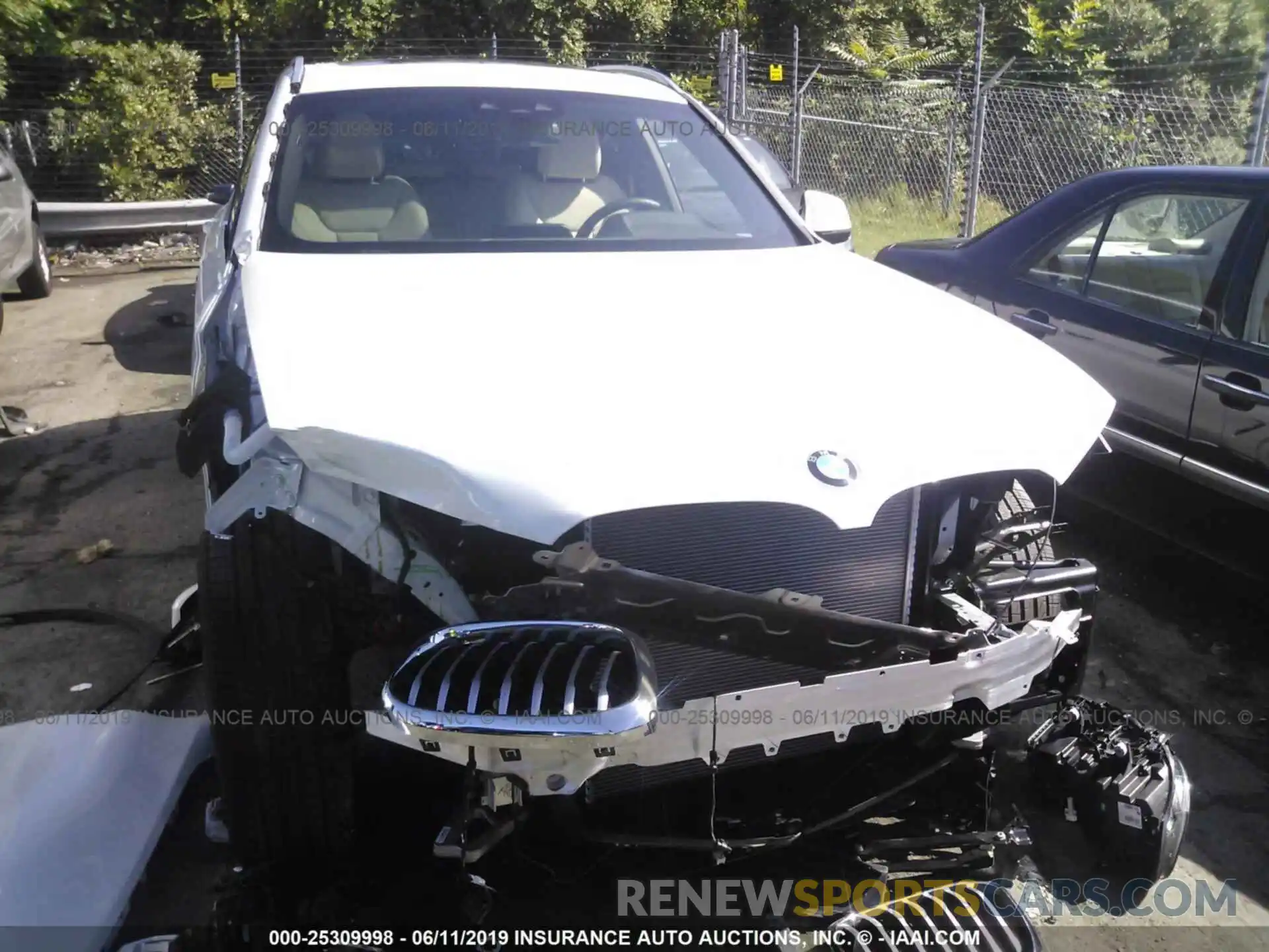 6 Photograph of a damaged car 5UXTR7C58KLF29900 BMW X3 2019