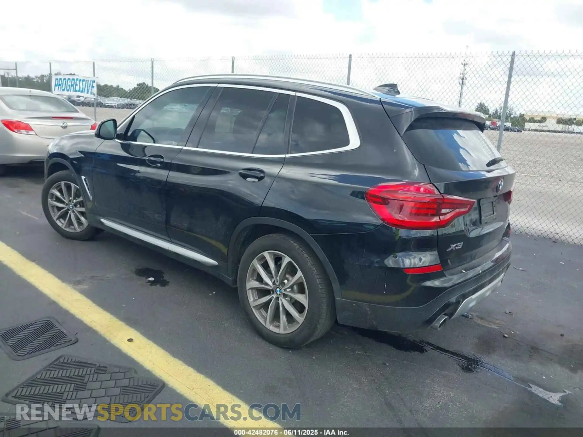 3 Photograph of a damaged car 5UXTR7C58KLF32733 BMW X3 2019