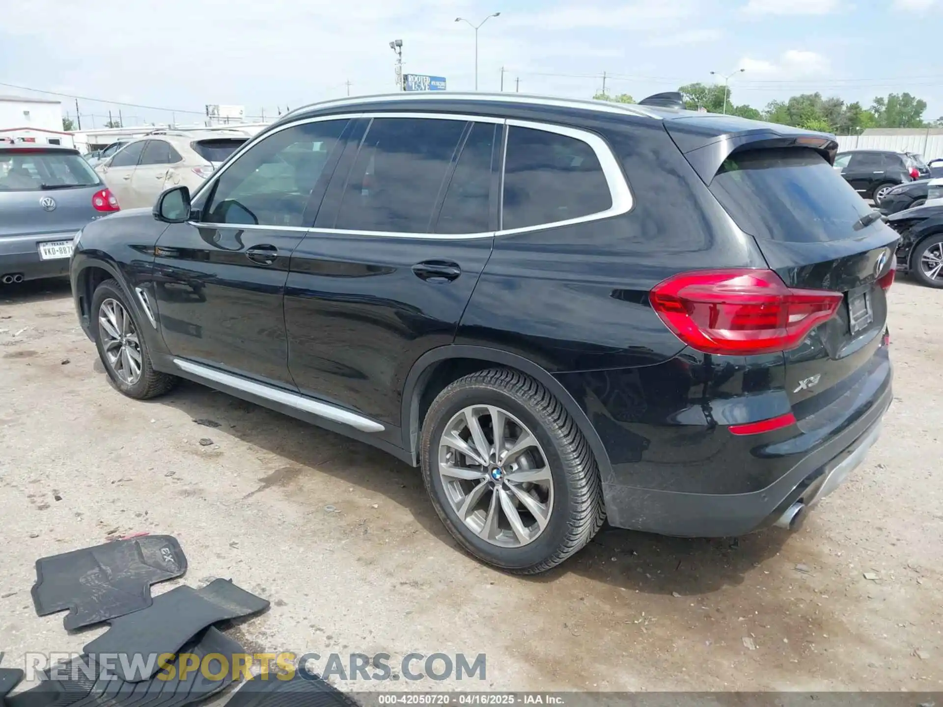 3 Photograph of a damaged car 5UXTR7C58KLR49721 BMW X3 2019