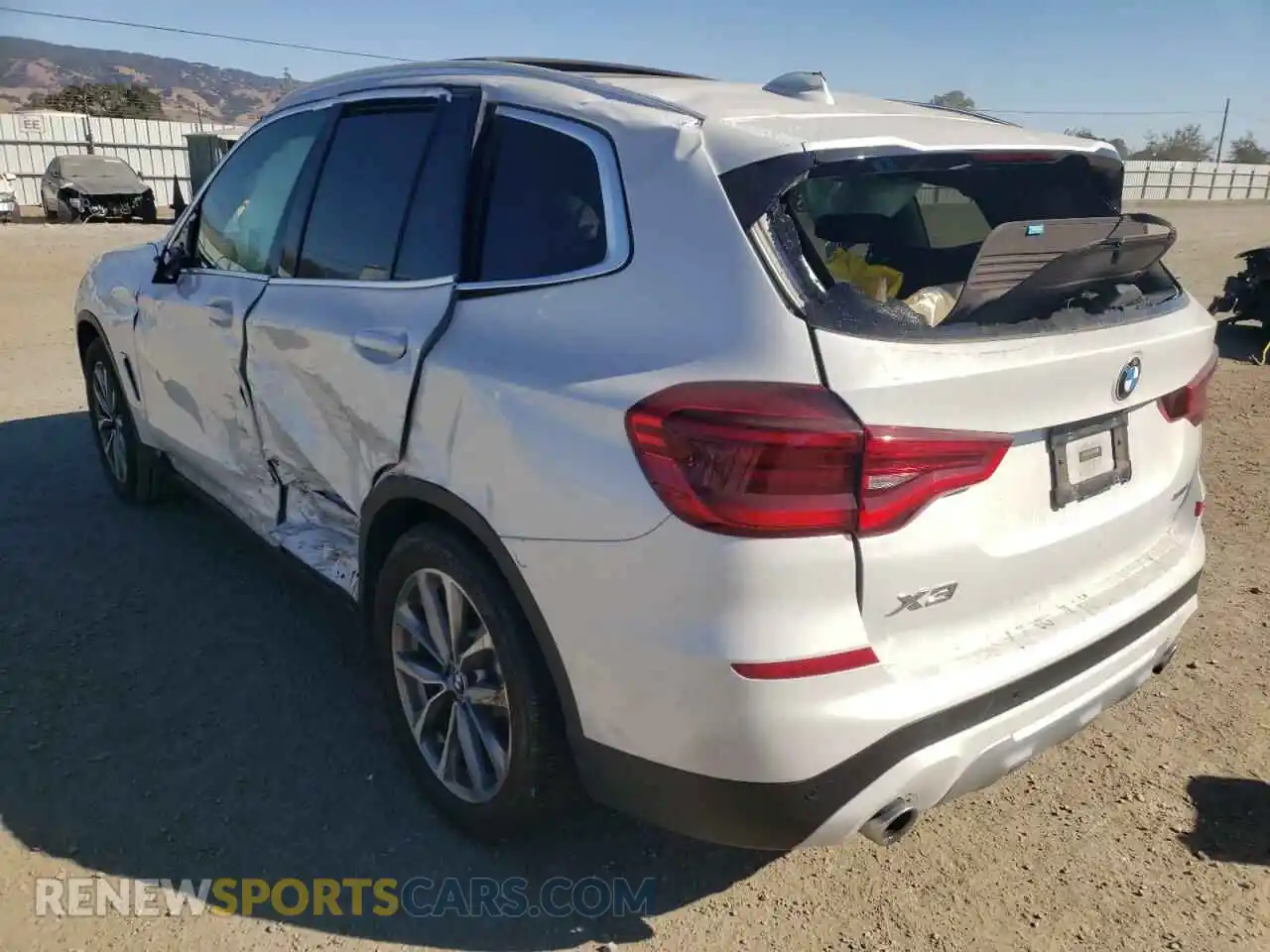 3 Photograph of a damaged car 5UXTR7C59KLE98432 BMW X3 2019