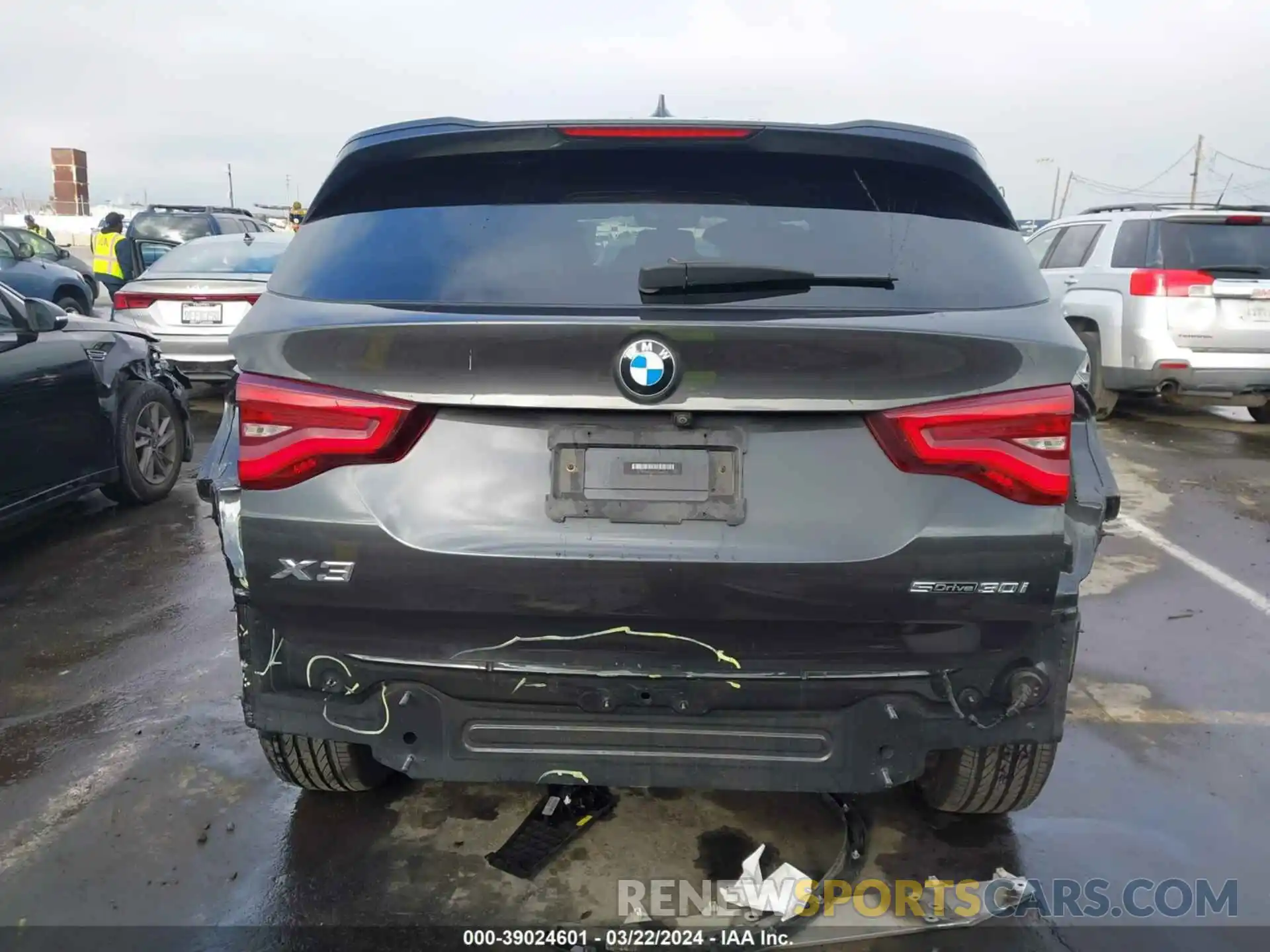 17 Photograph of a damaged car 5UXTR7C59KLR48433 BMW X3 2019