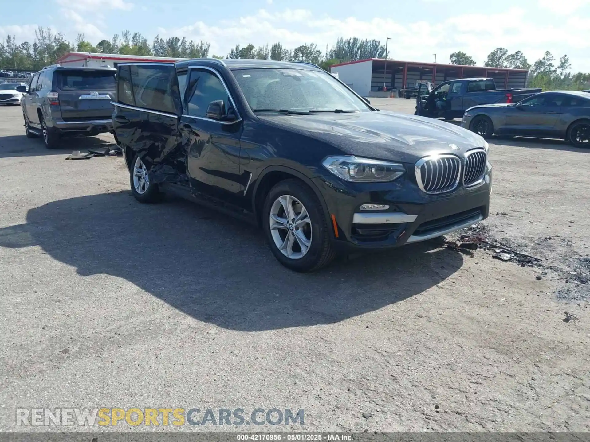 1 Photograph of a damaged car 5UXTR7C5XKLF29686 BMW X3 2019