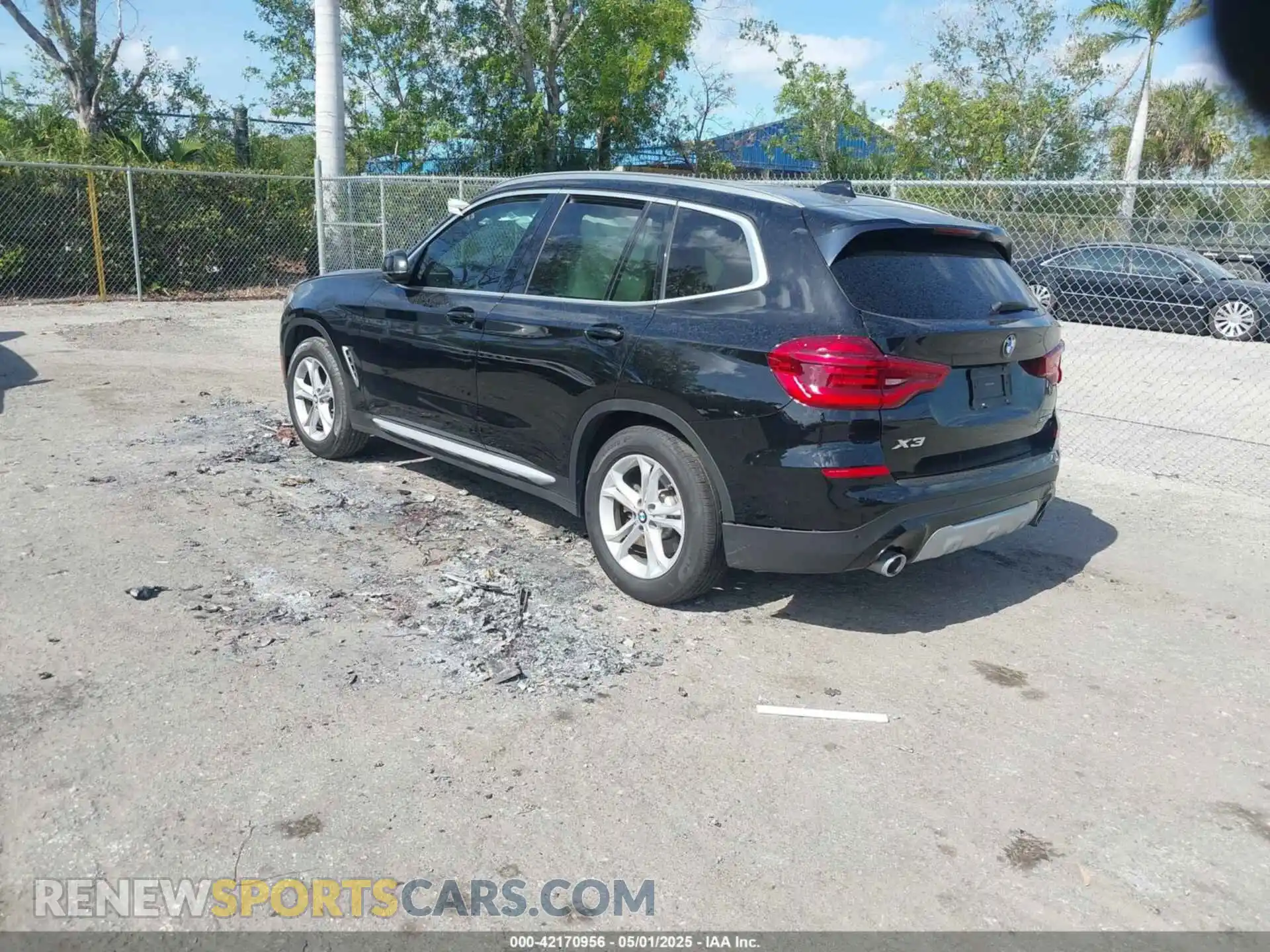 3 Photograph of a damaged car 5UXTR7C5XKLF29686 BMW X3 2019