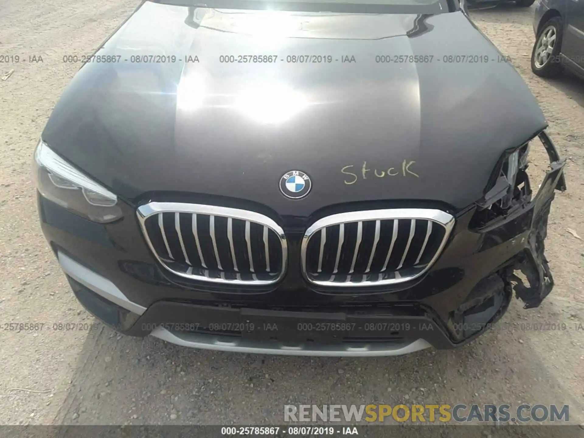 10 Photograph of a damaged car 5UXTR9C50KLD94357 BMW X3 2019