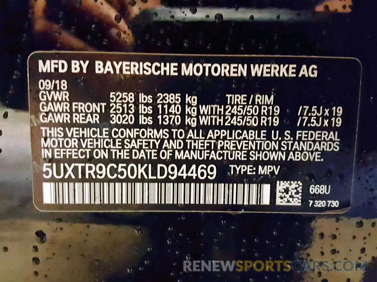 10 Photograph of a damaged car 5UXTR9C50KLD94469 BMW X3 2019
