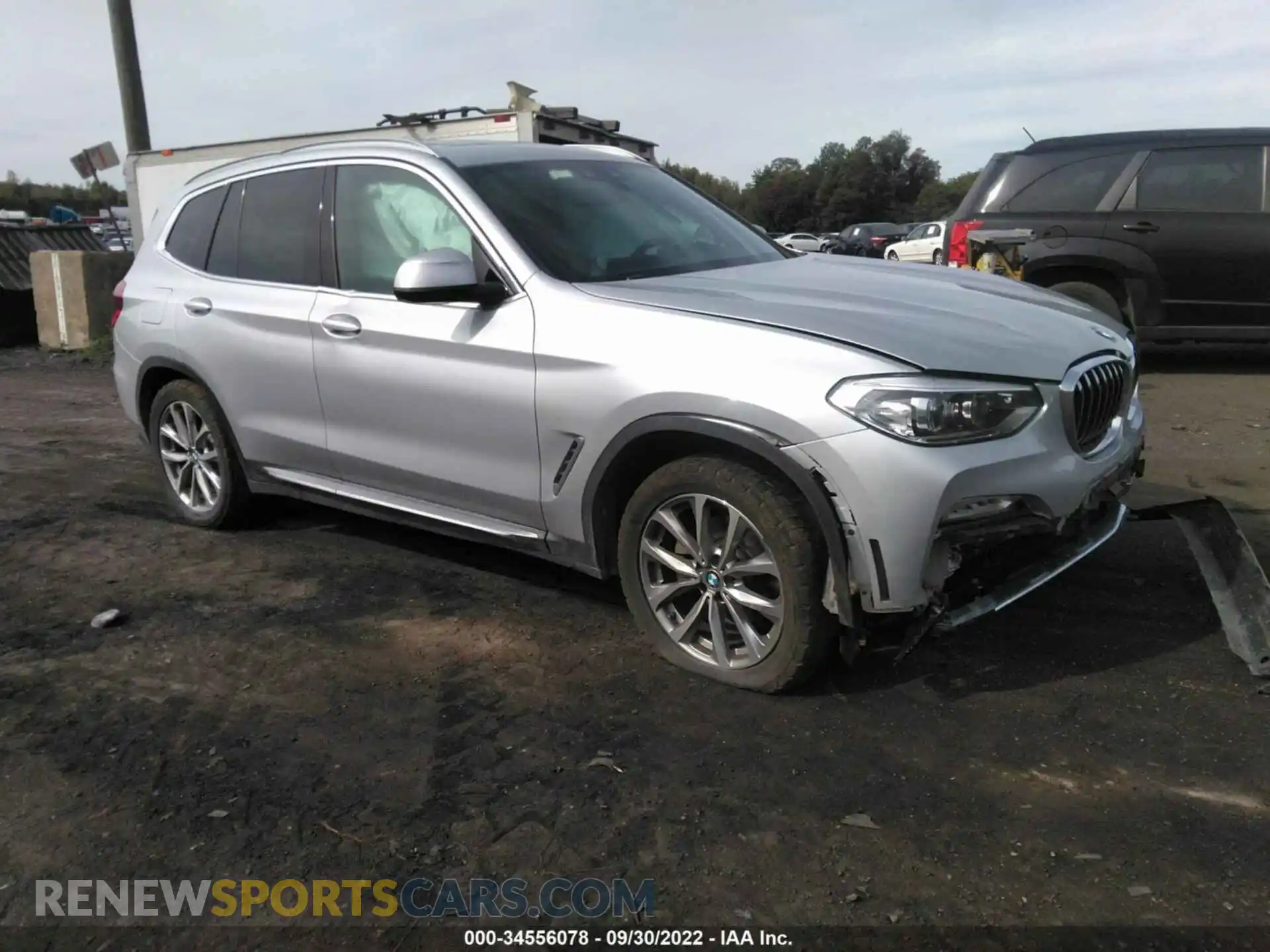 1 Photograph of a damaged car 5UXTR9C50KLE13067 BMW X3 2019