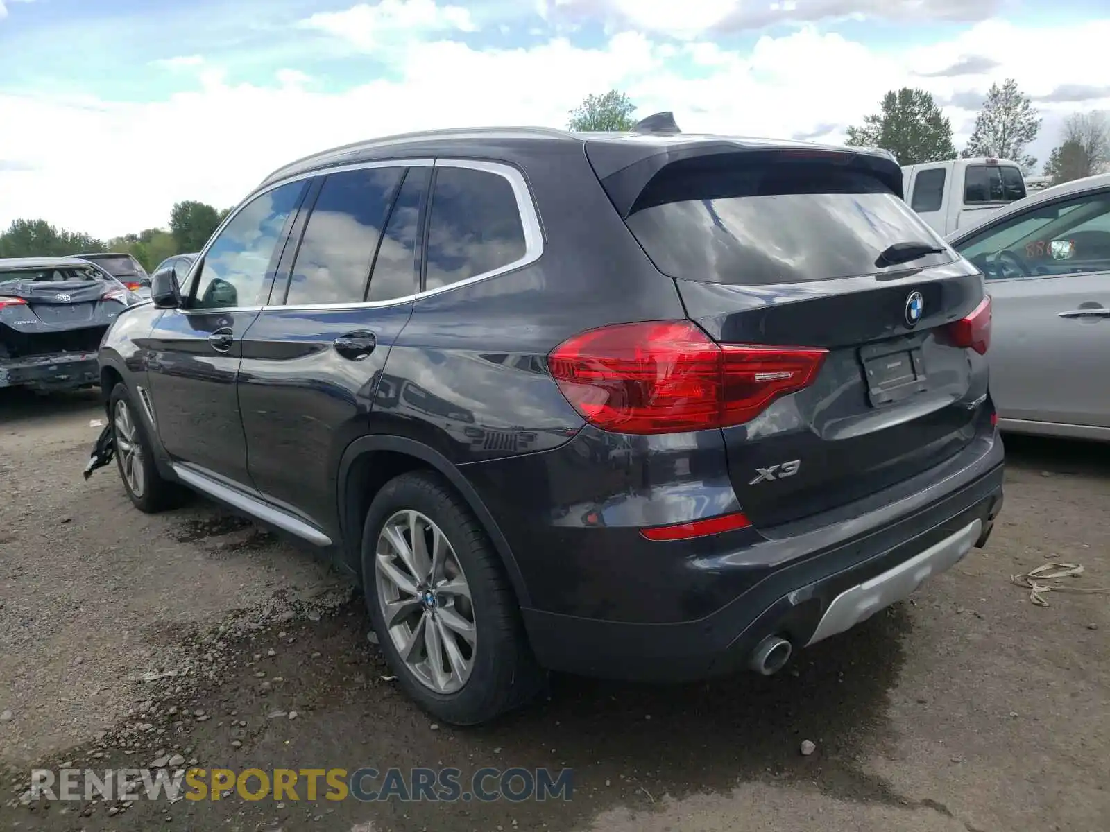 3 Photograph of a damaged car 5UXTR9C52KLE11711 BMW X3 2019