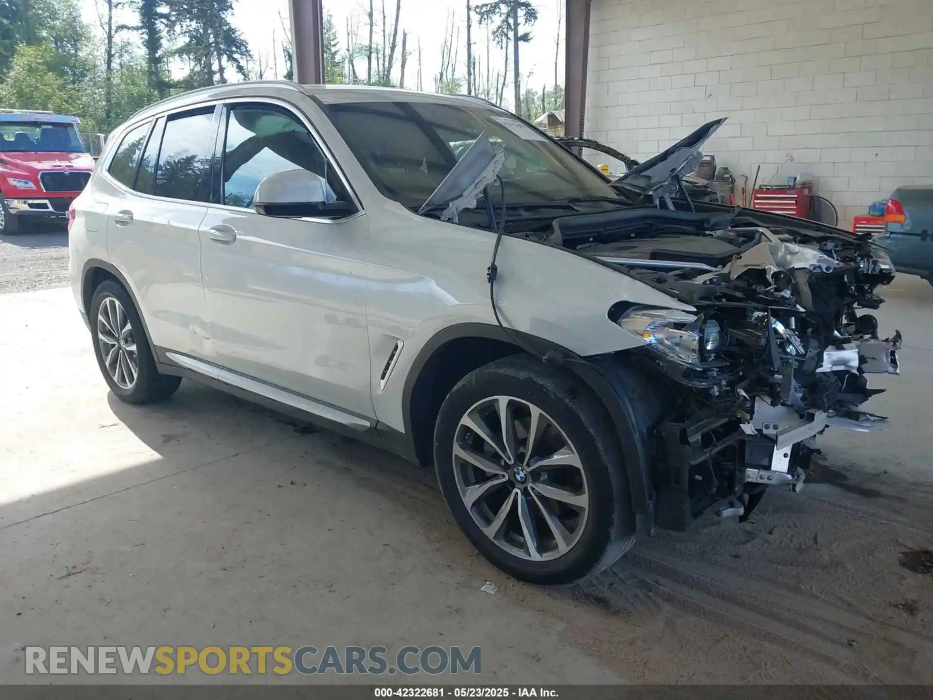1 Photograph of a damaged car 5UXTR9C52KLP96605 BMW X3 2019