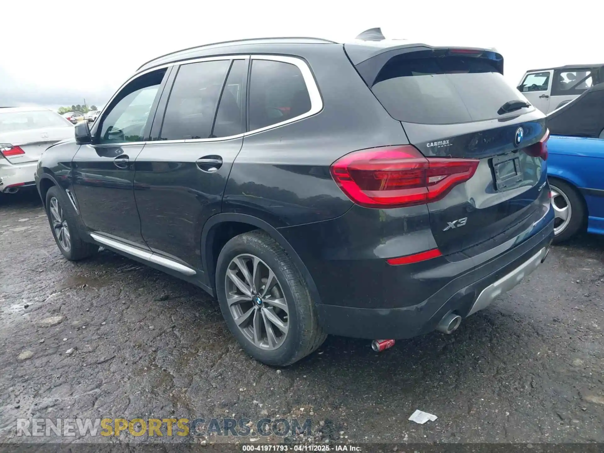 3 Photograph of a damaged car 5UXTR9C53KLP97083 BMW X3 2019