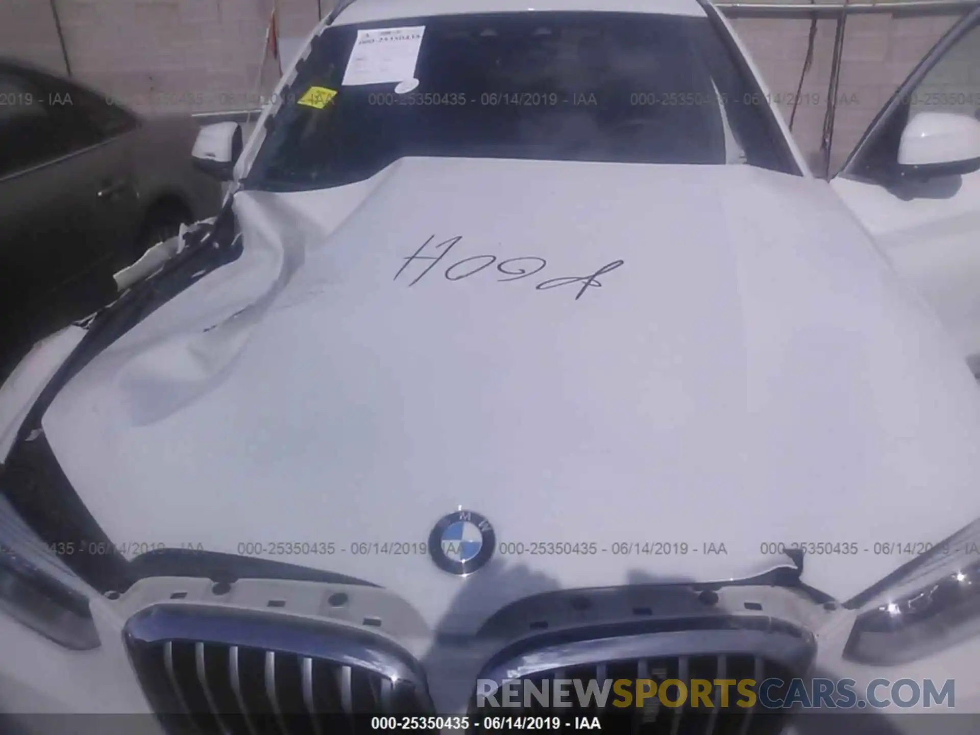 10 Photograph of a damaged car 5UXTR9C54KLE14450 BMW X3 2019