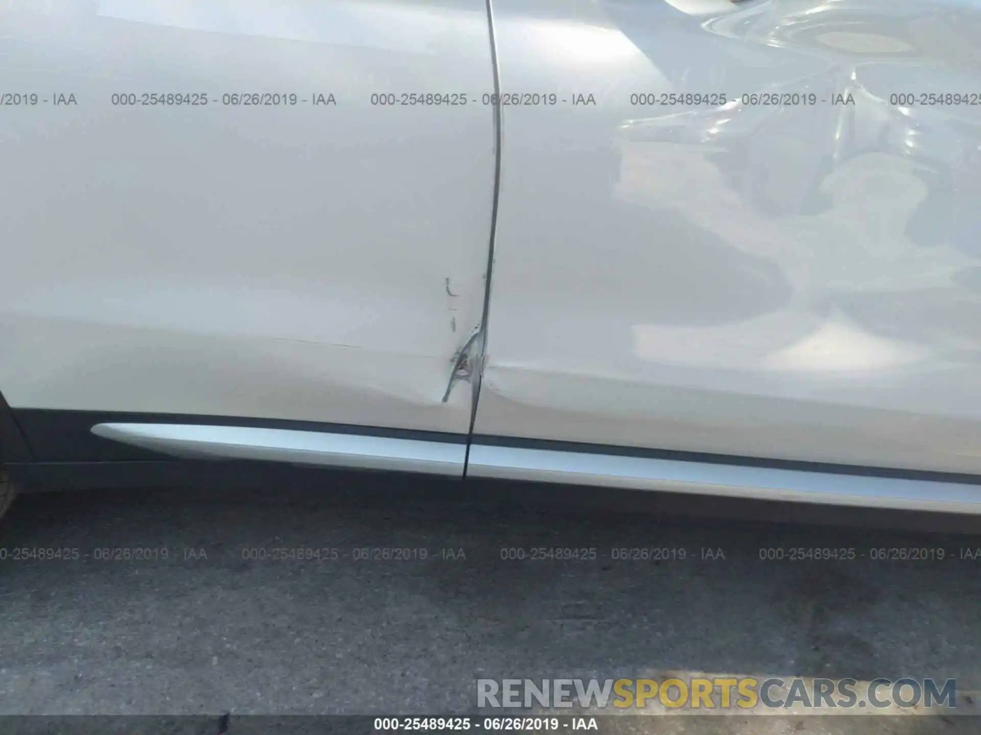 6 Photograph of a damaged car 5UXTR9C55KLD94323 BMW X3 2019