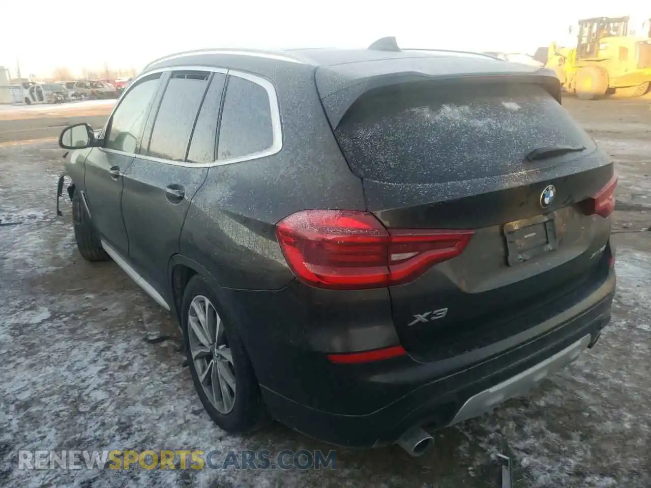 3 Photograph of a damaged car 5UXTR9C55KLE11945 BMW X3 2019