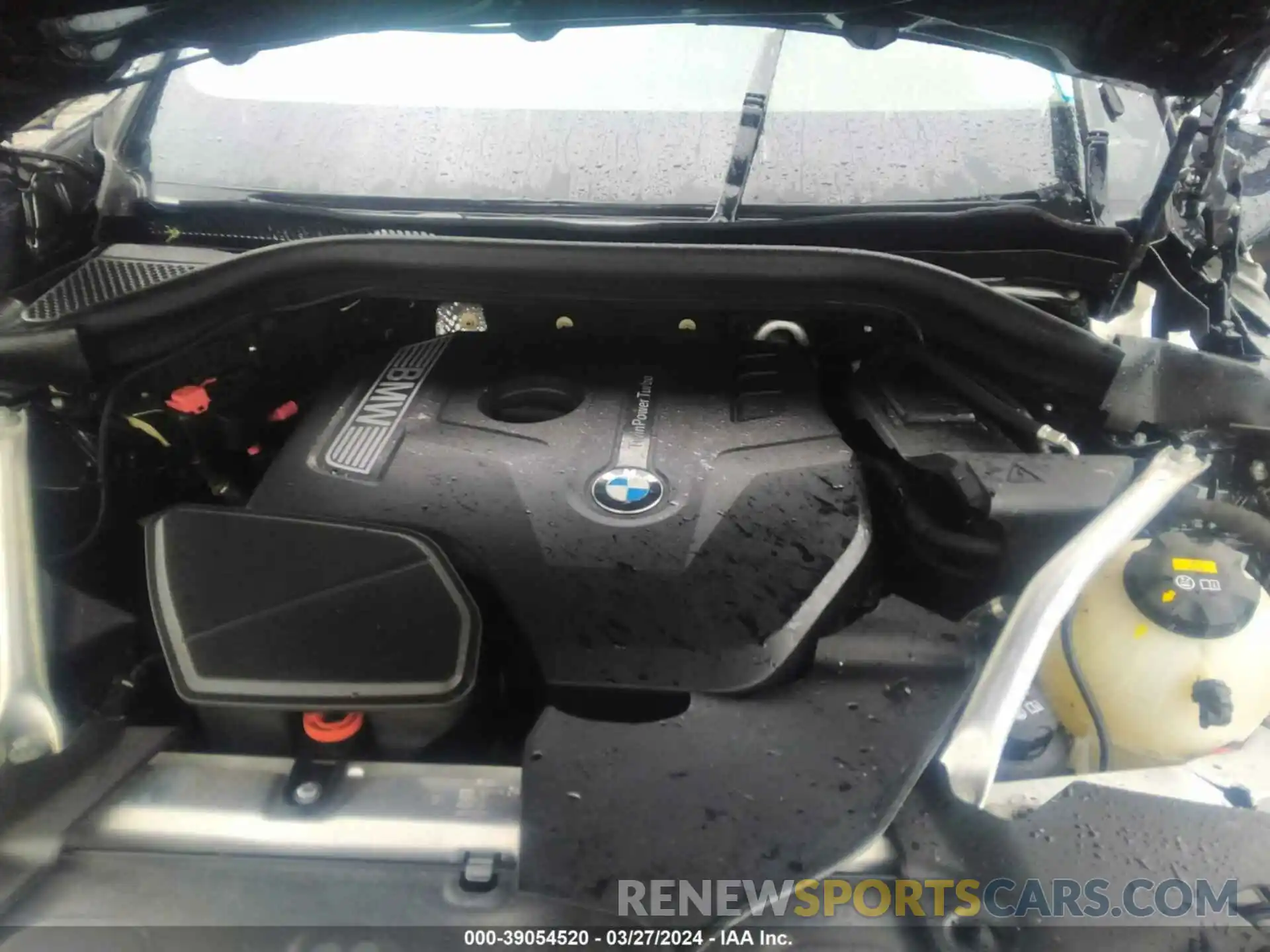 10 Photograph of a damaged car 5UXTR9C55KLP97408 BMW X3 2019
