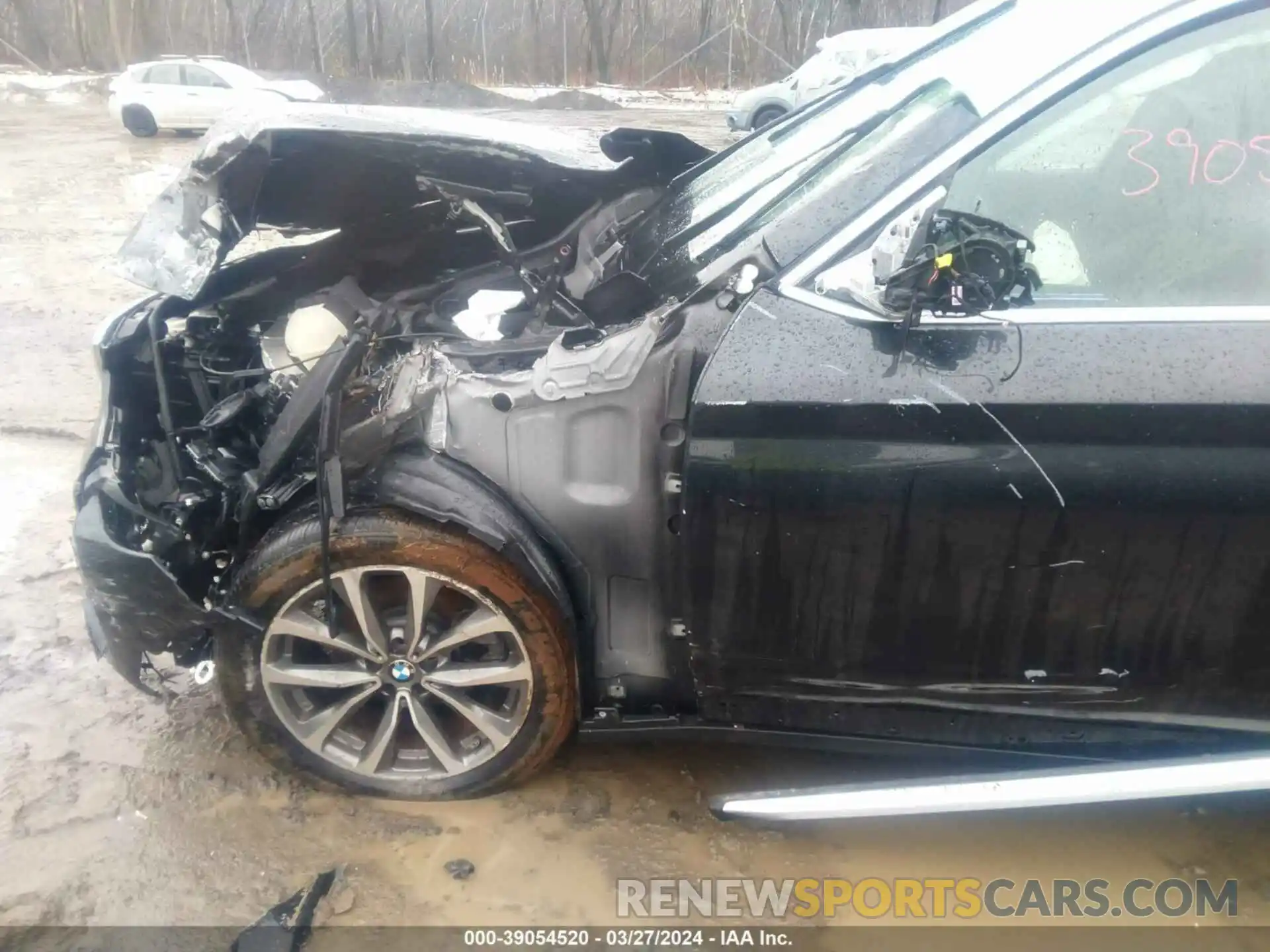6 Photograph of a damaged car 5UXTR9C55KLP97408 BMW X3 2019