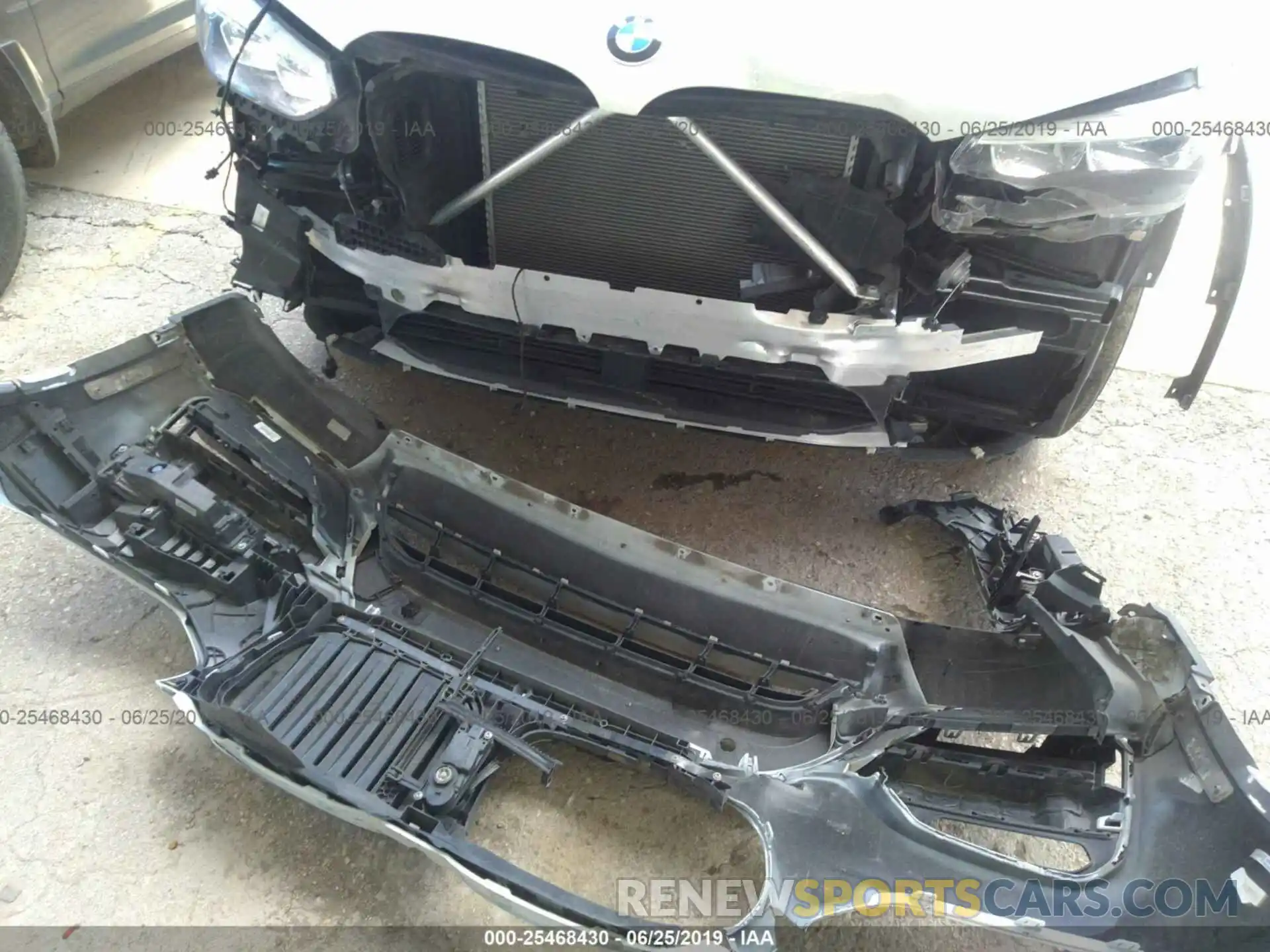 6 Photograph of a damaged car 5UXTR9C56KLD90944 BMW X3 2019