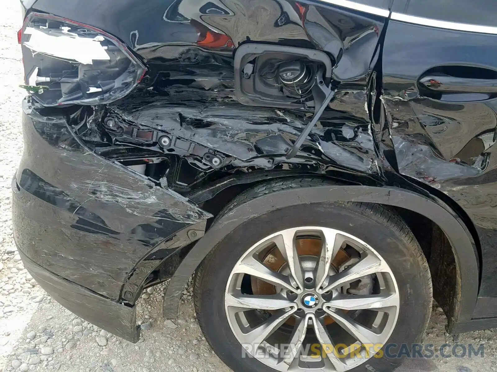 9 Photograph of a damaged car 5UXTR9C56KLD98039 BMW X3 2019