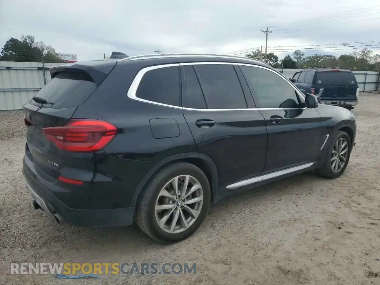 3 Photograph of a damaged car 5UXTR9C57KLE17004 BMW X3 2019