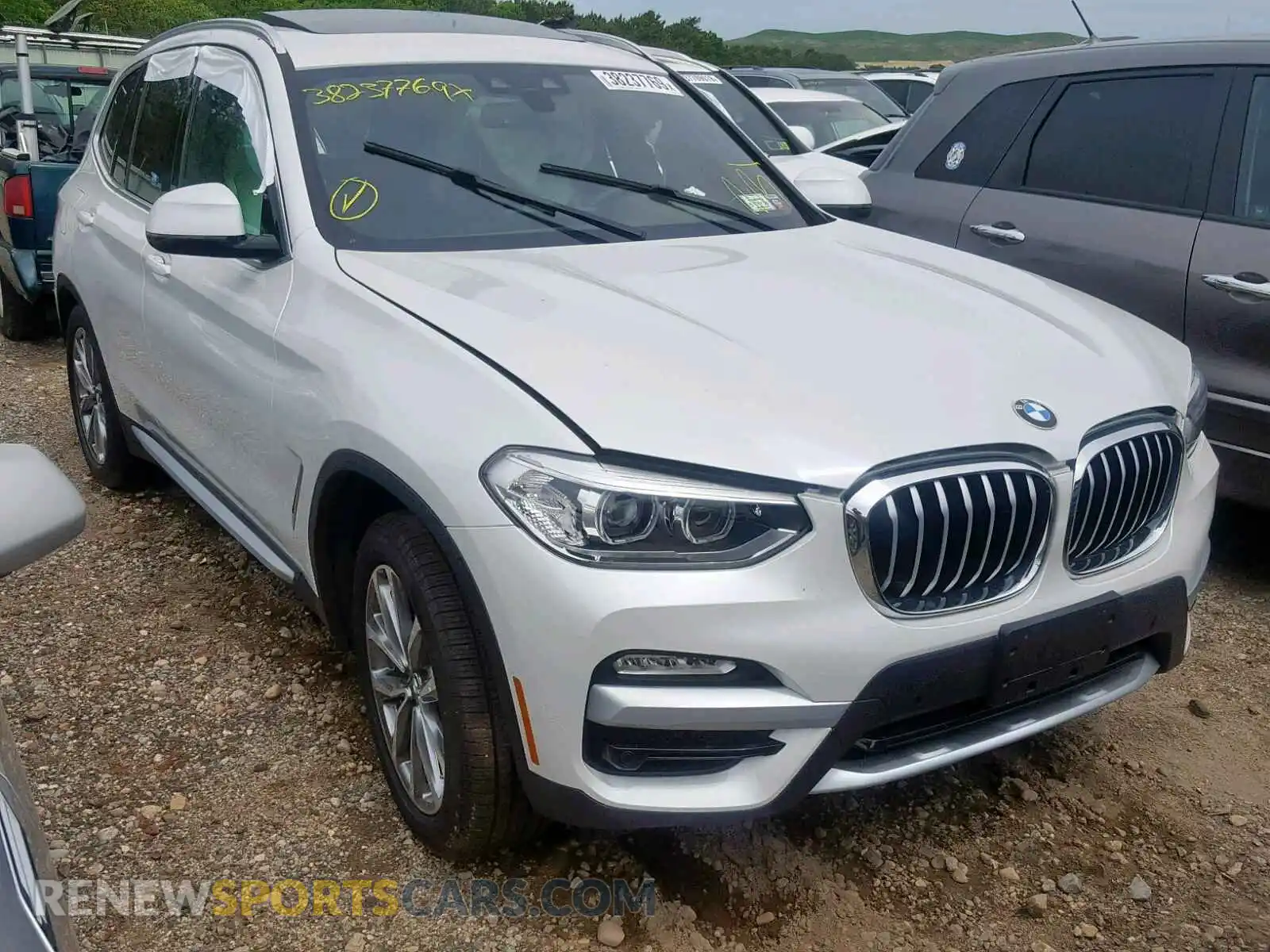 1 Фотография поврежденного автомобиля 5UXTR9C59KLE15531 BMW X3 2019