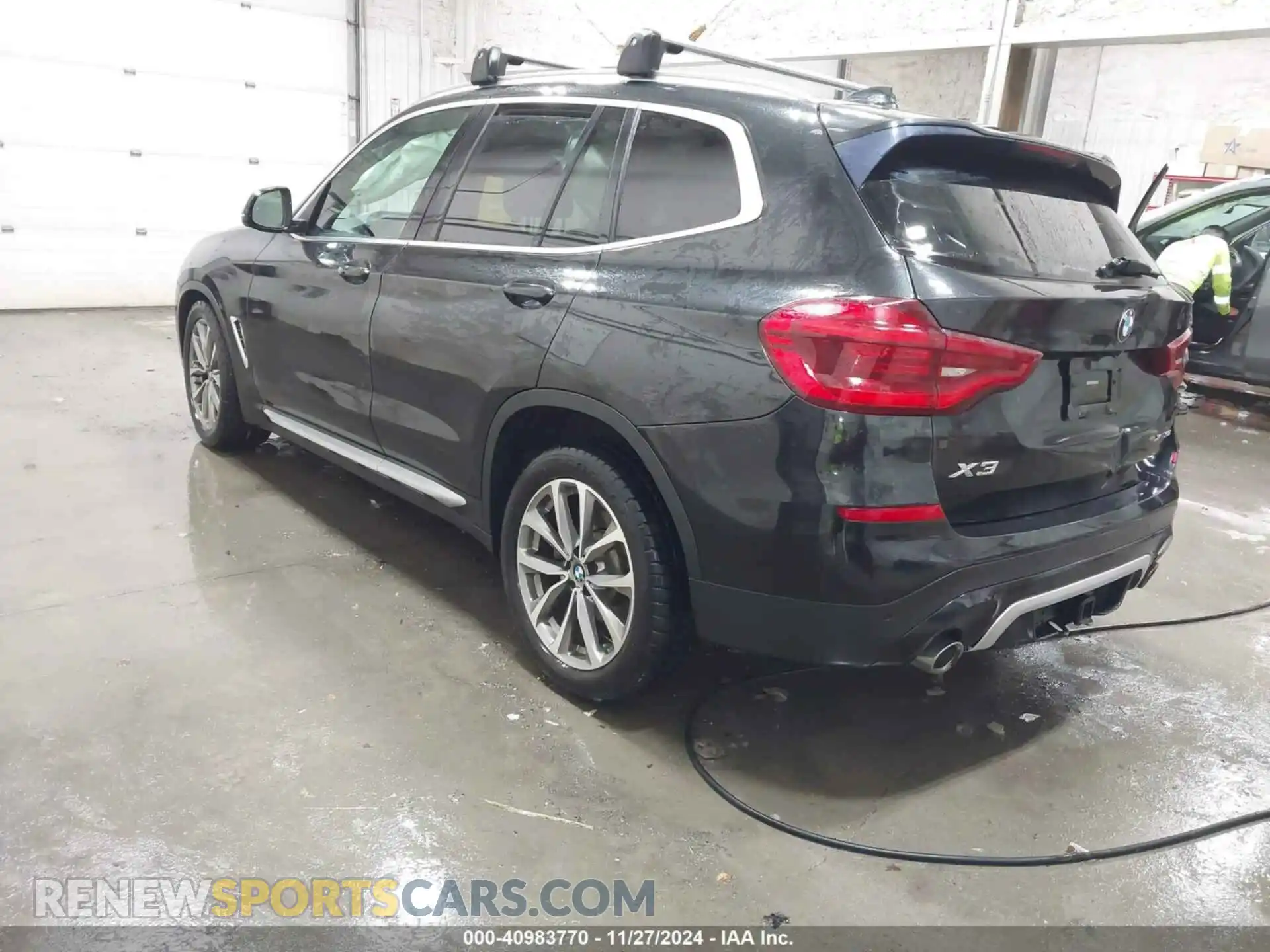 3 Photograph of a damaged car 5UXTR9C5XKLD94009 BMW X3 2019