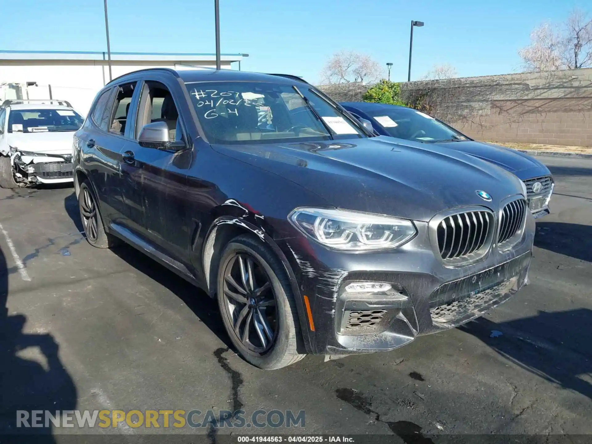 1 Photograph of a damaged car 5UXTS3C52K0Z04806 BMW X3 2019