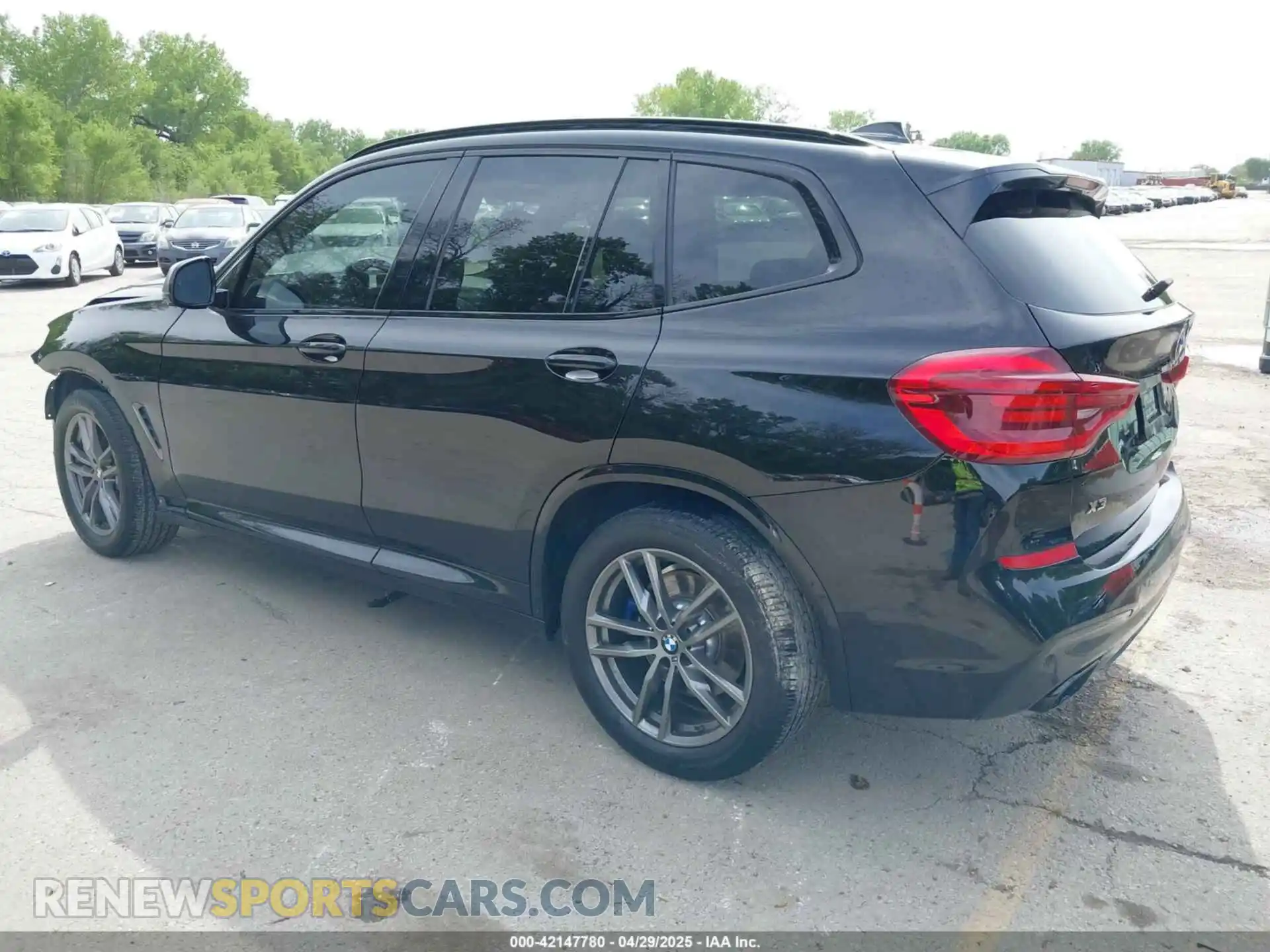 3 Photograph of a damaged car 5UXTS3C52K0Z07169 BMW X3 2019