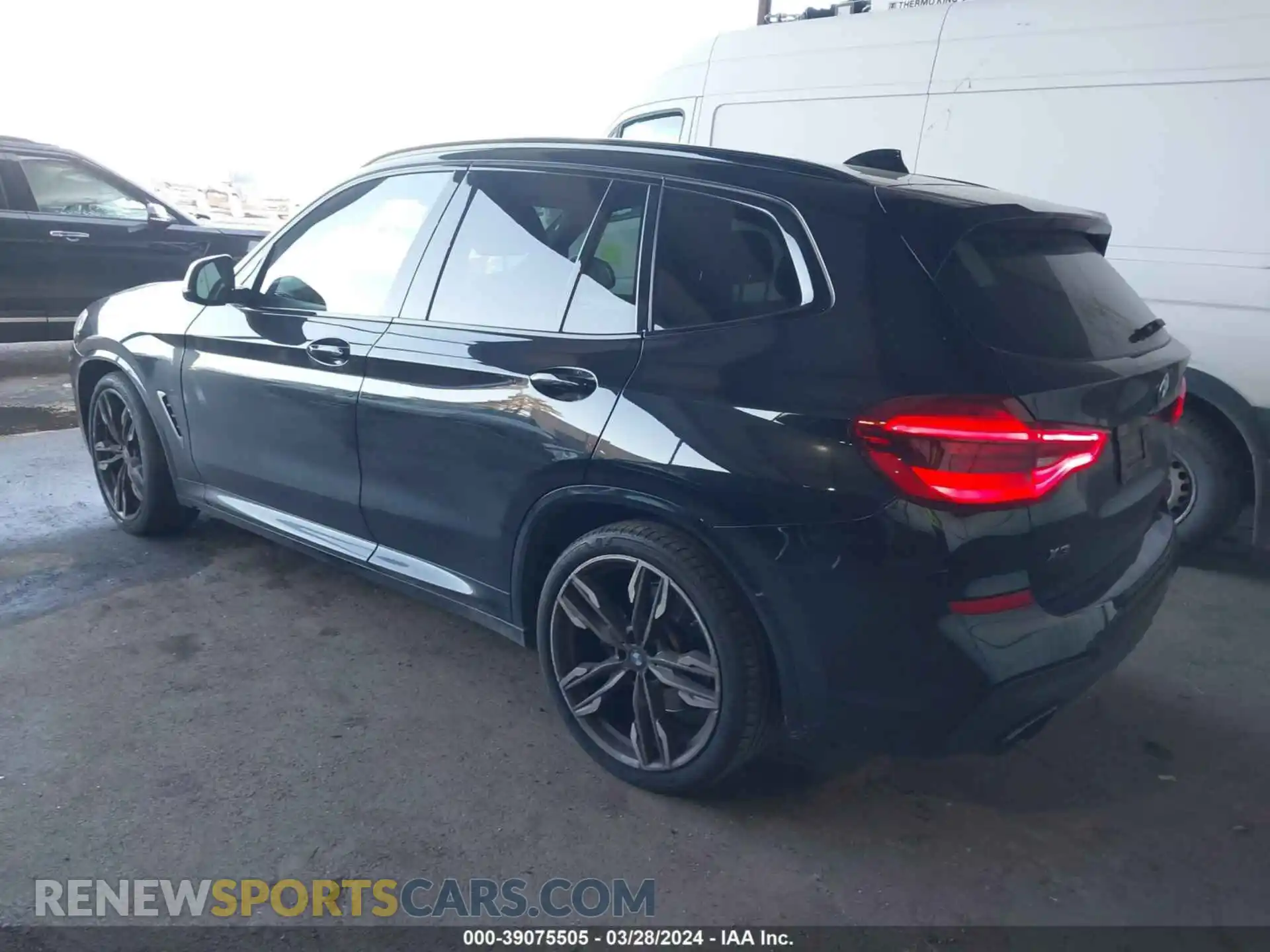 3 Photograph of a damaged car 5UXTS3C52K0Z10217 BMW X3 2019