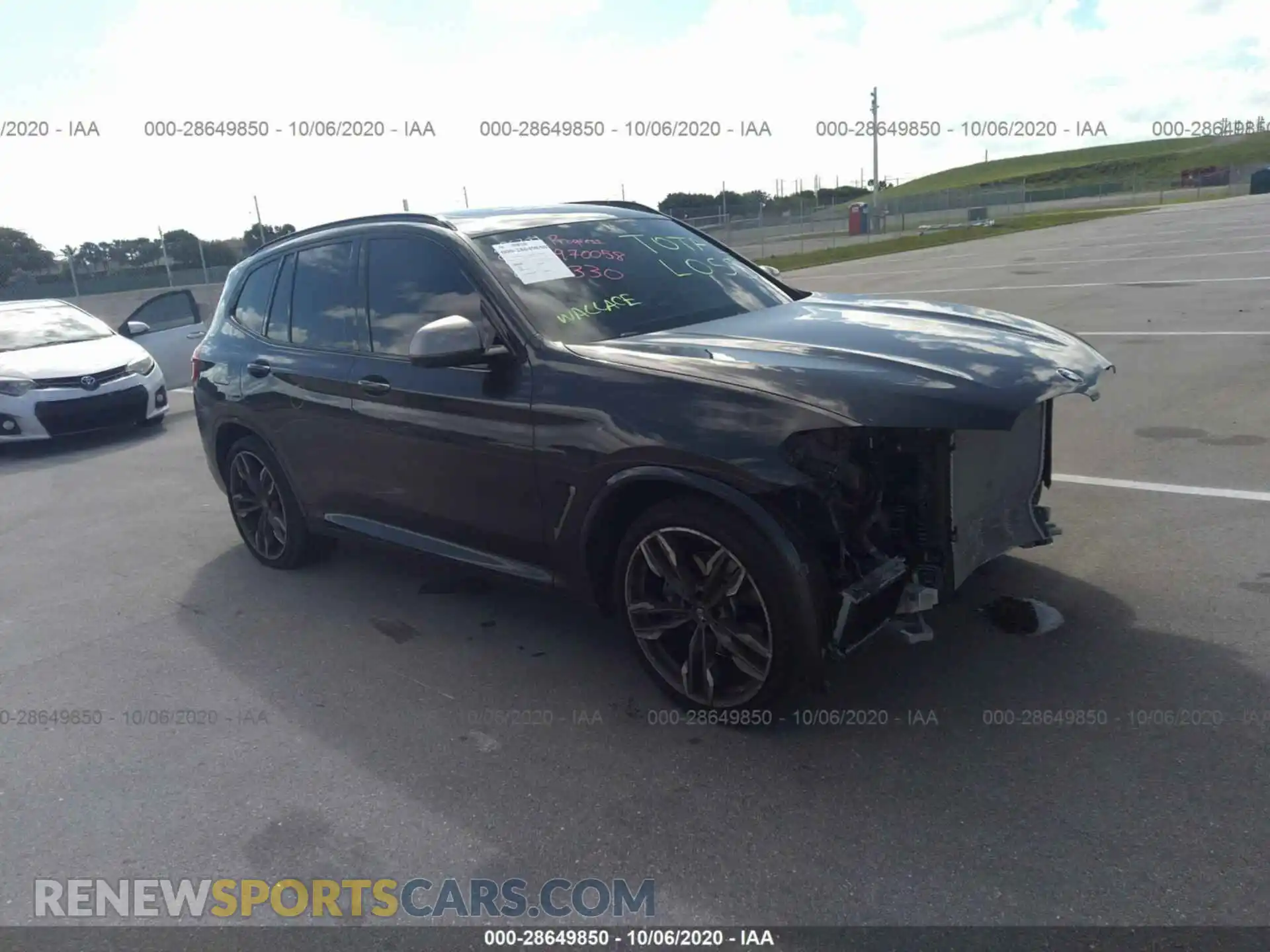 1 Photograph of a damaged car 5UXTS3C53K0Z10680 BMW X3 2019