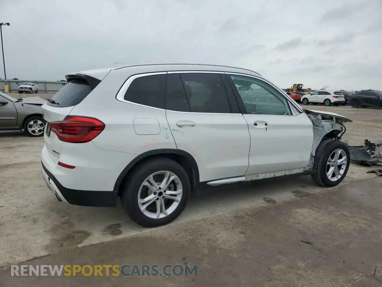 3 Photograph of a damaged car 5UXTY3C00LLU72574 BMW X3 2020
