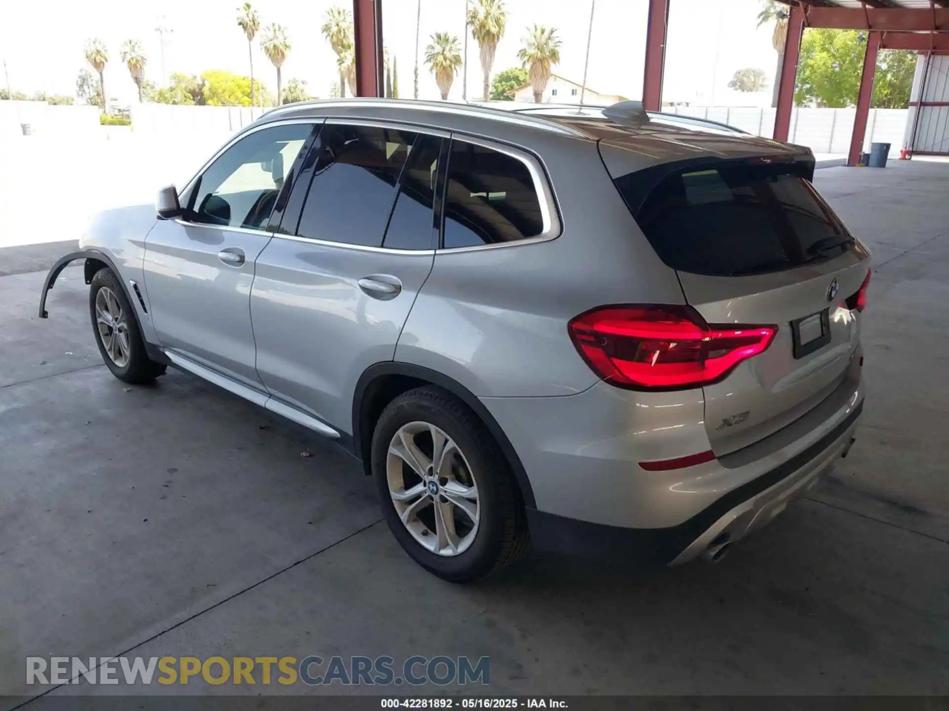 3 Photograph of a damaged car 5UXTY3C05LLE55644 BMW X3 2020